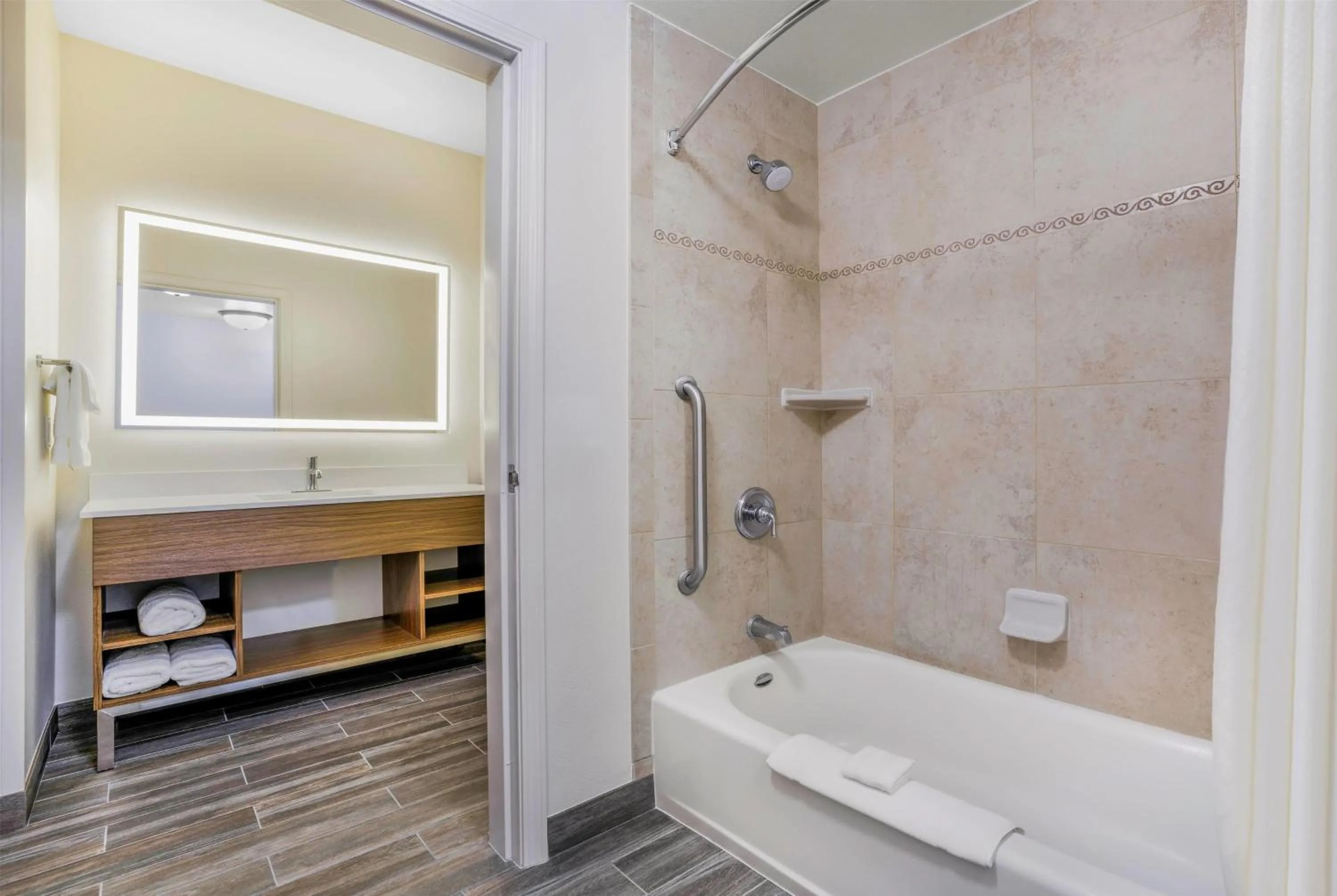 Photo of the whole room in La Quinta by Wyndham Twin Falls