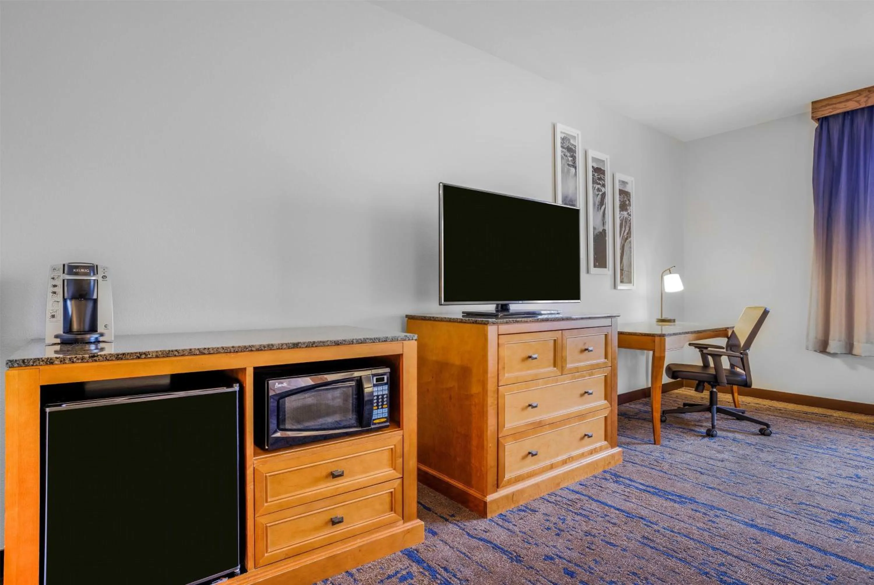 Photo of the whole room in La Quinta by Wyndham Twin Falls