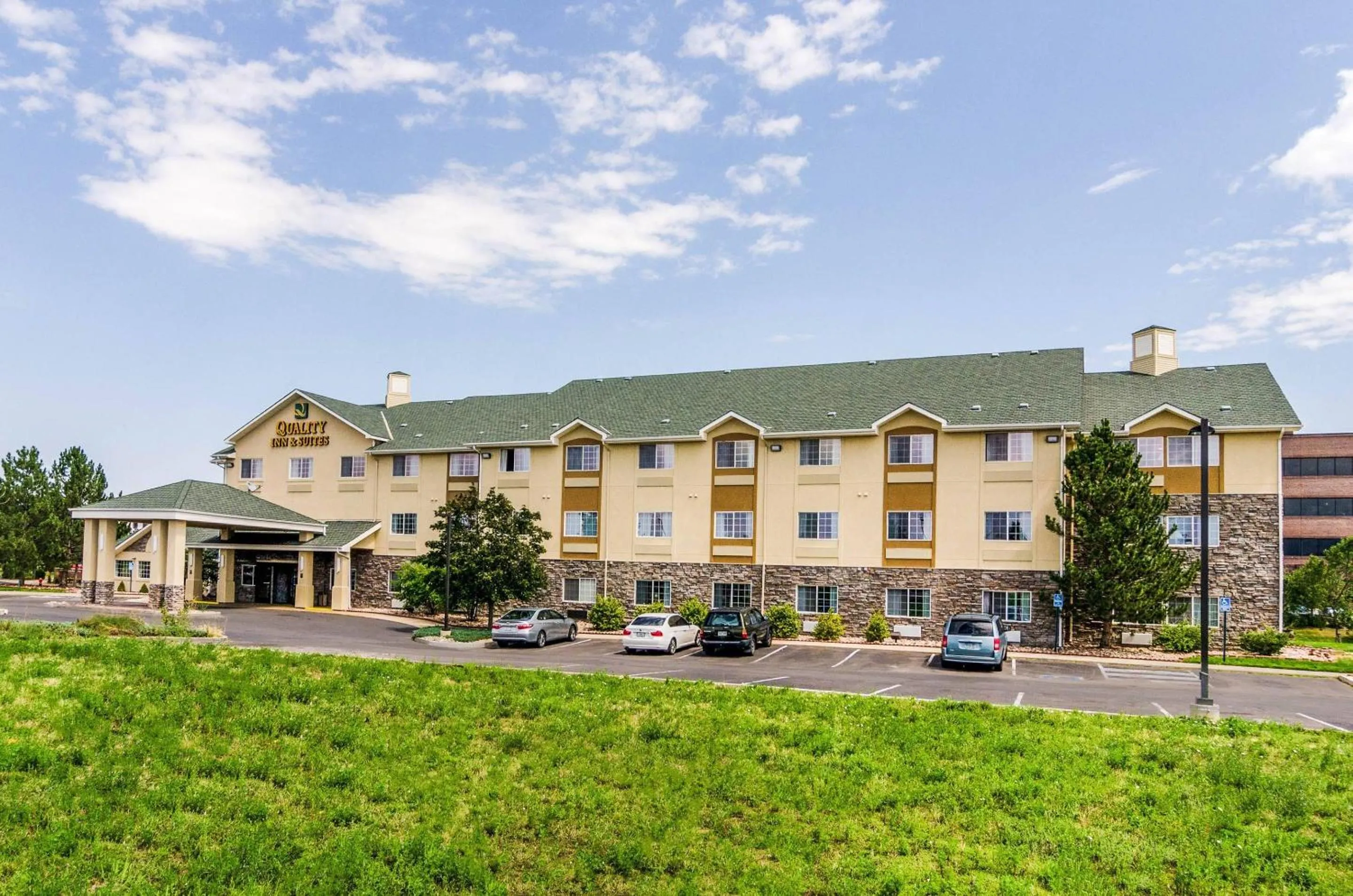 Property building in Quality Inn & Suites Westminster - Broomfield