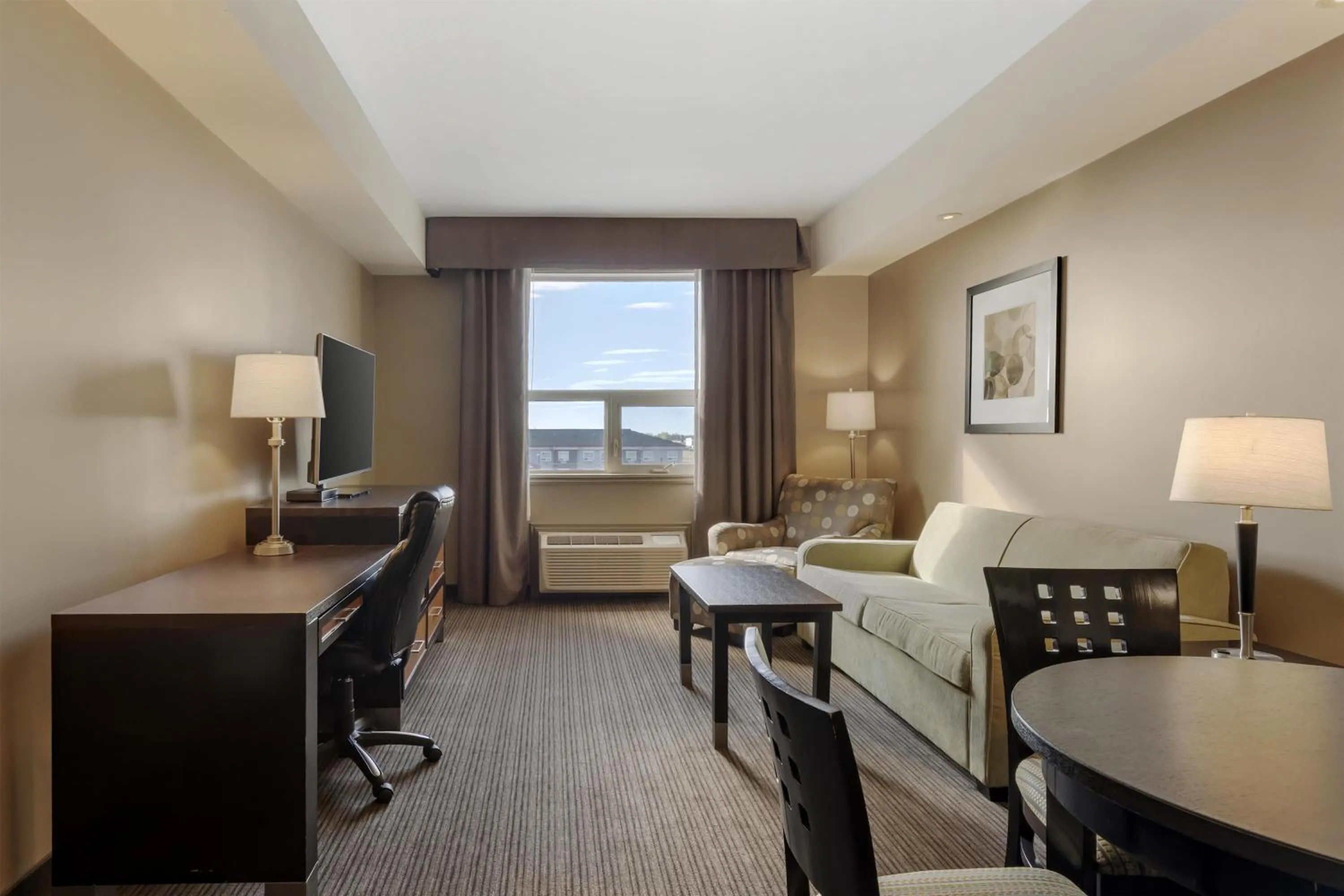 Bedroom in Best Western Plus Moose Jaw