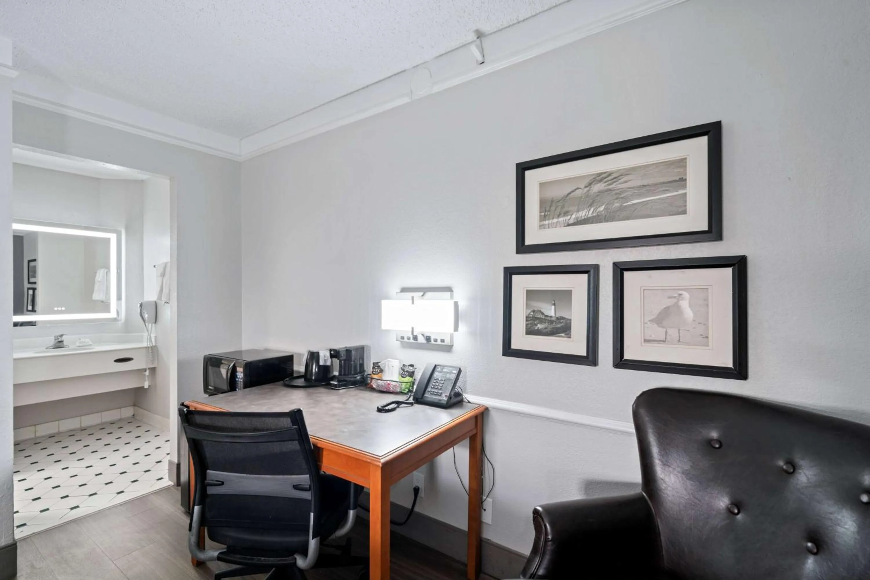 Photo of the whole room in La Quinta Inn by Wyndham Corpus Christi North