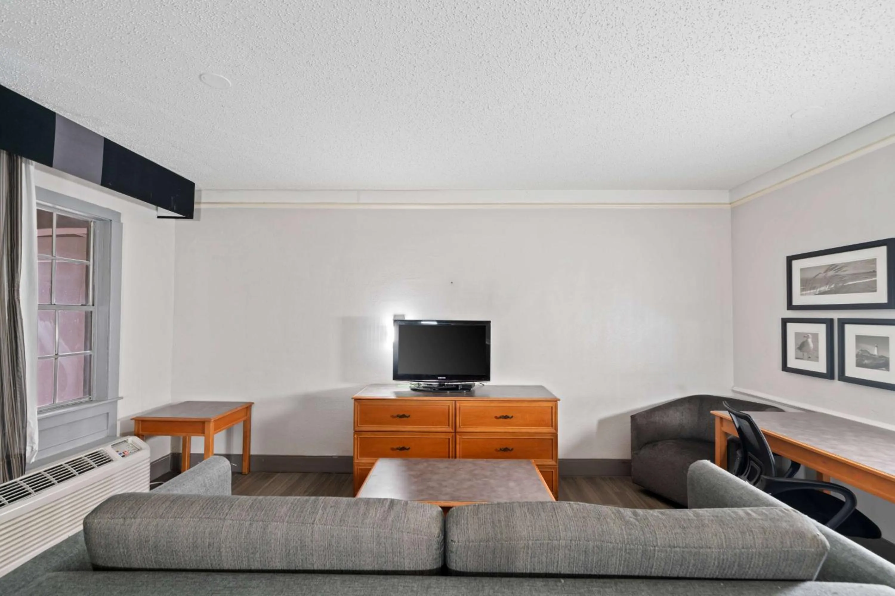 Photo of the whole room in La Quinta Inn by Wyndham Corpus Christi North