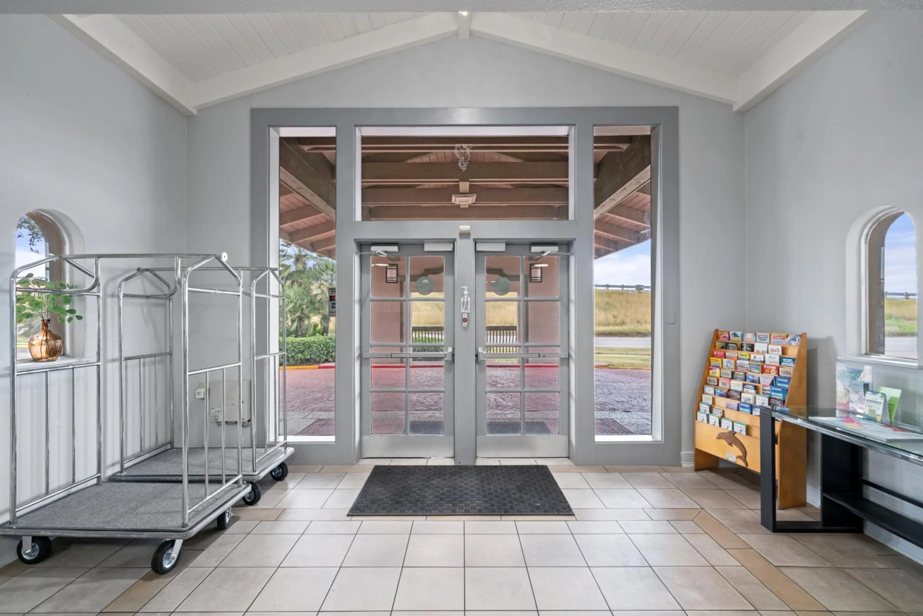 Lobby or reception, Bed in La Quinta Inn by Wyndham Corpus Christi North