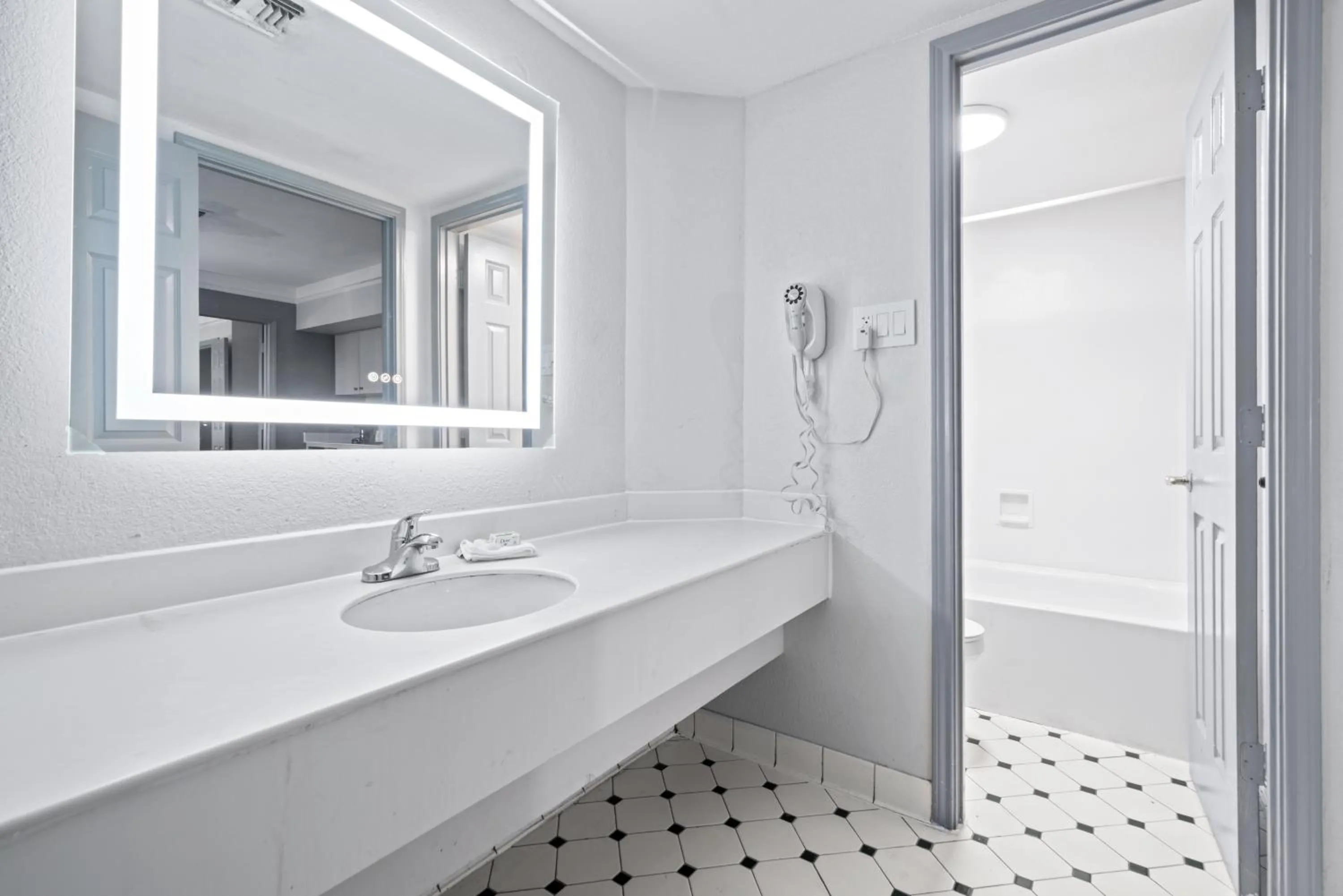 Bathroom in La Quinta Inn by Wyndham Corpus Christi North