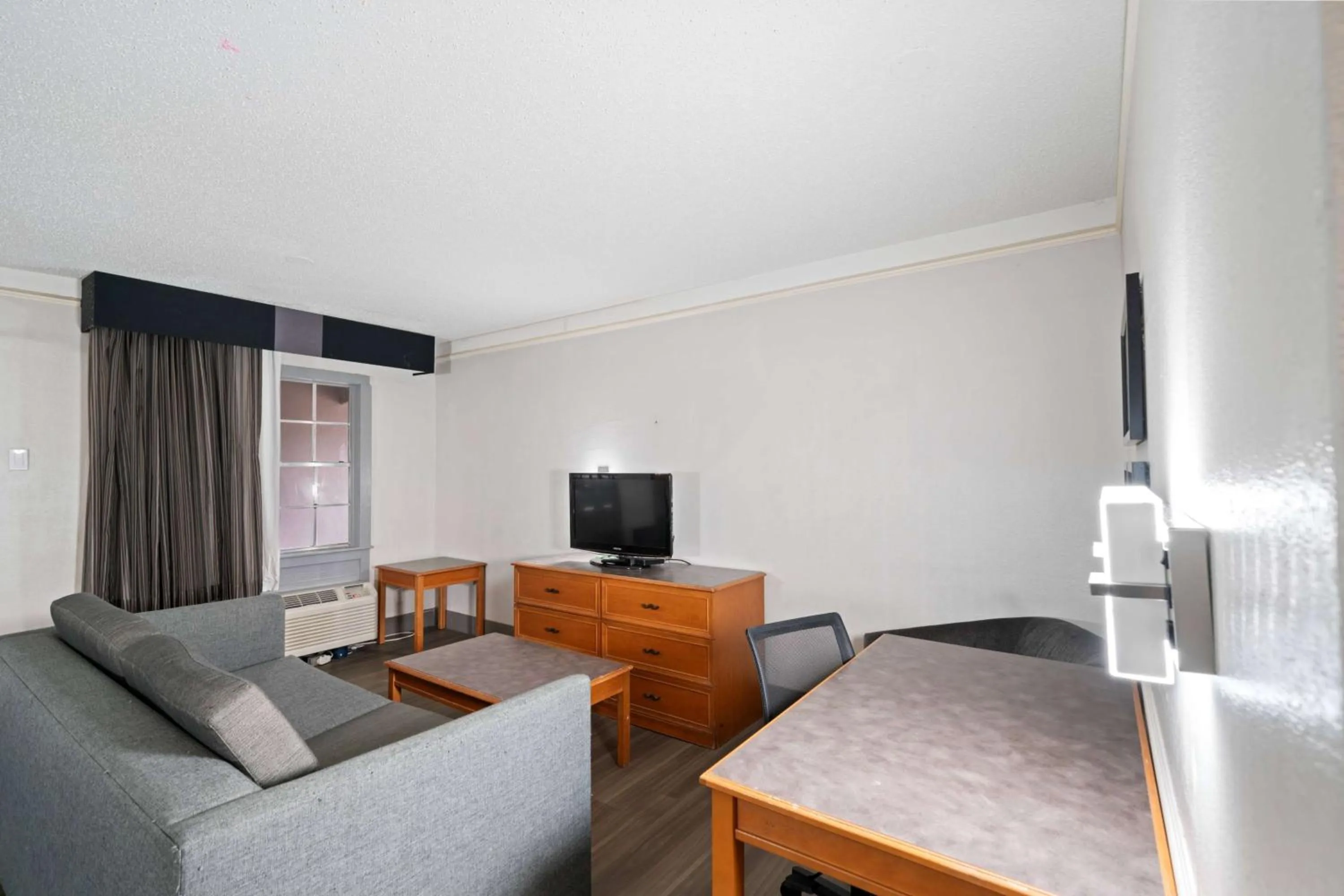 Photo of the whole room in La Quinta Inn by Wyndham Corpus Christi North