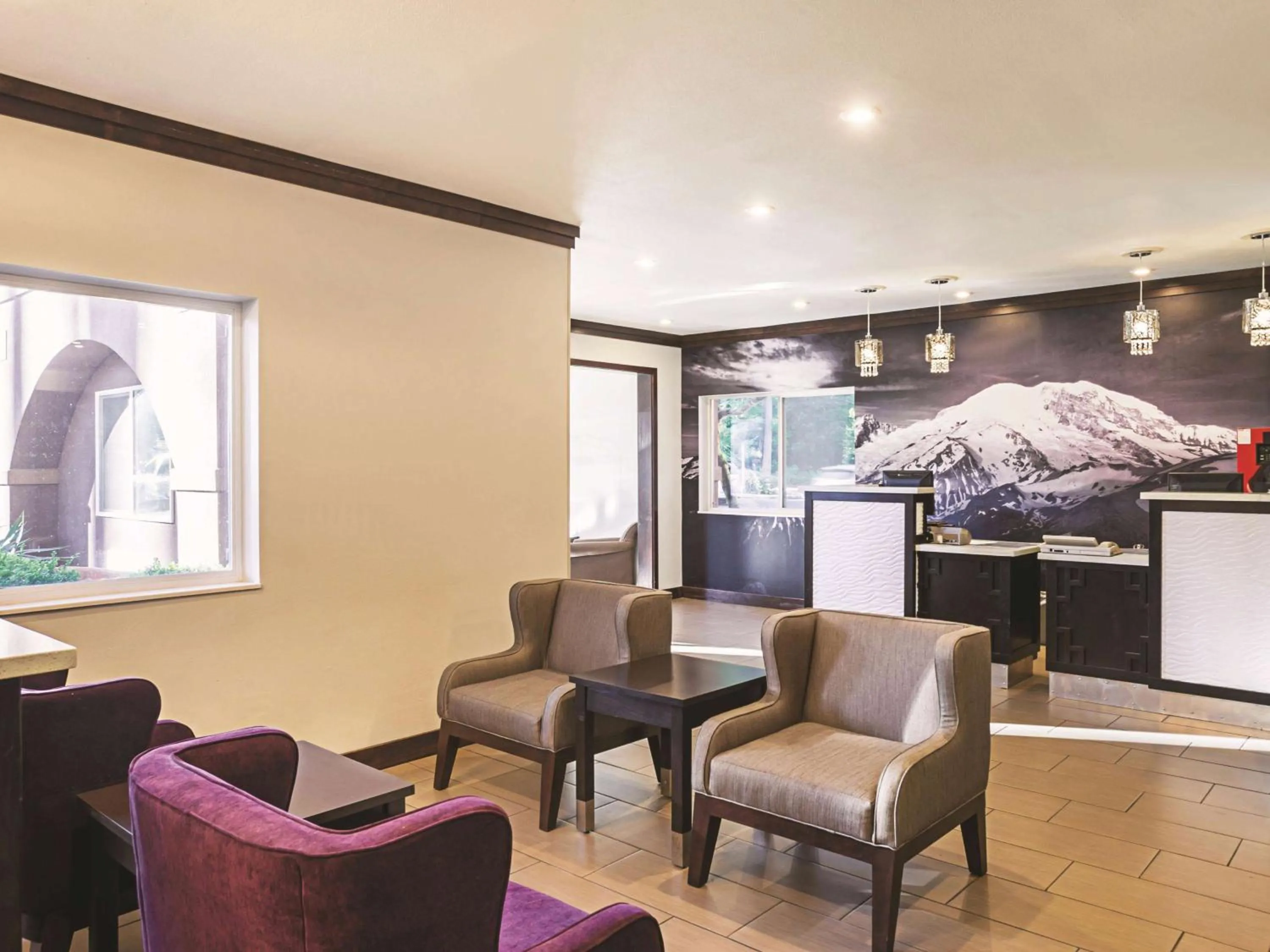 Lobby or reception in La Quinta Inn by Wyndham Olympia - Lacey