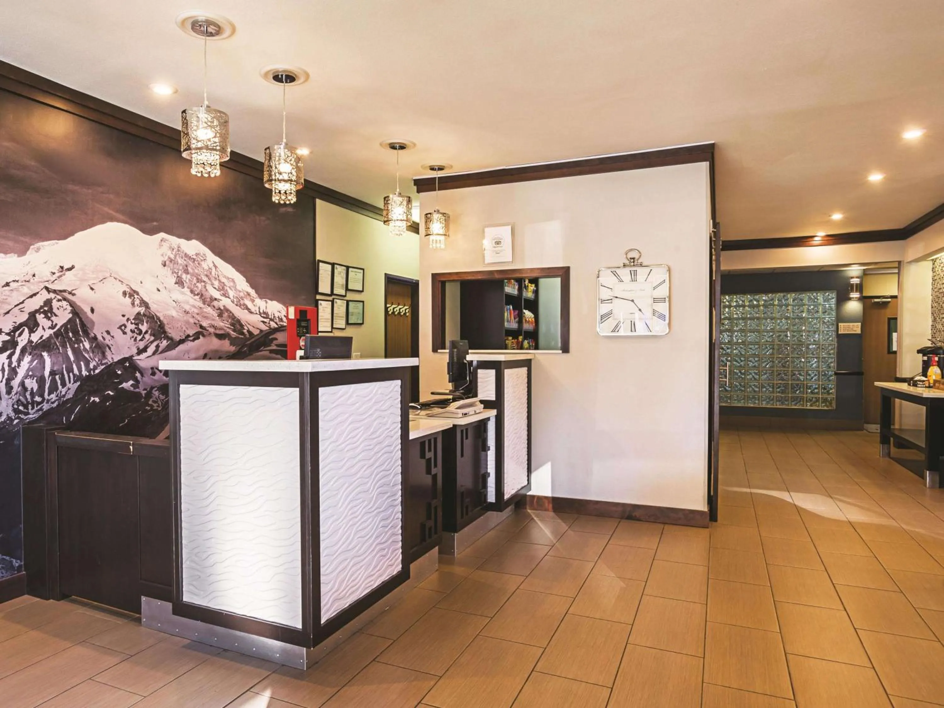Lobby or reception in La Quinta Inn by Wyndham Olympia - Lacey