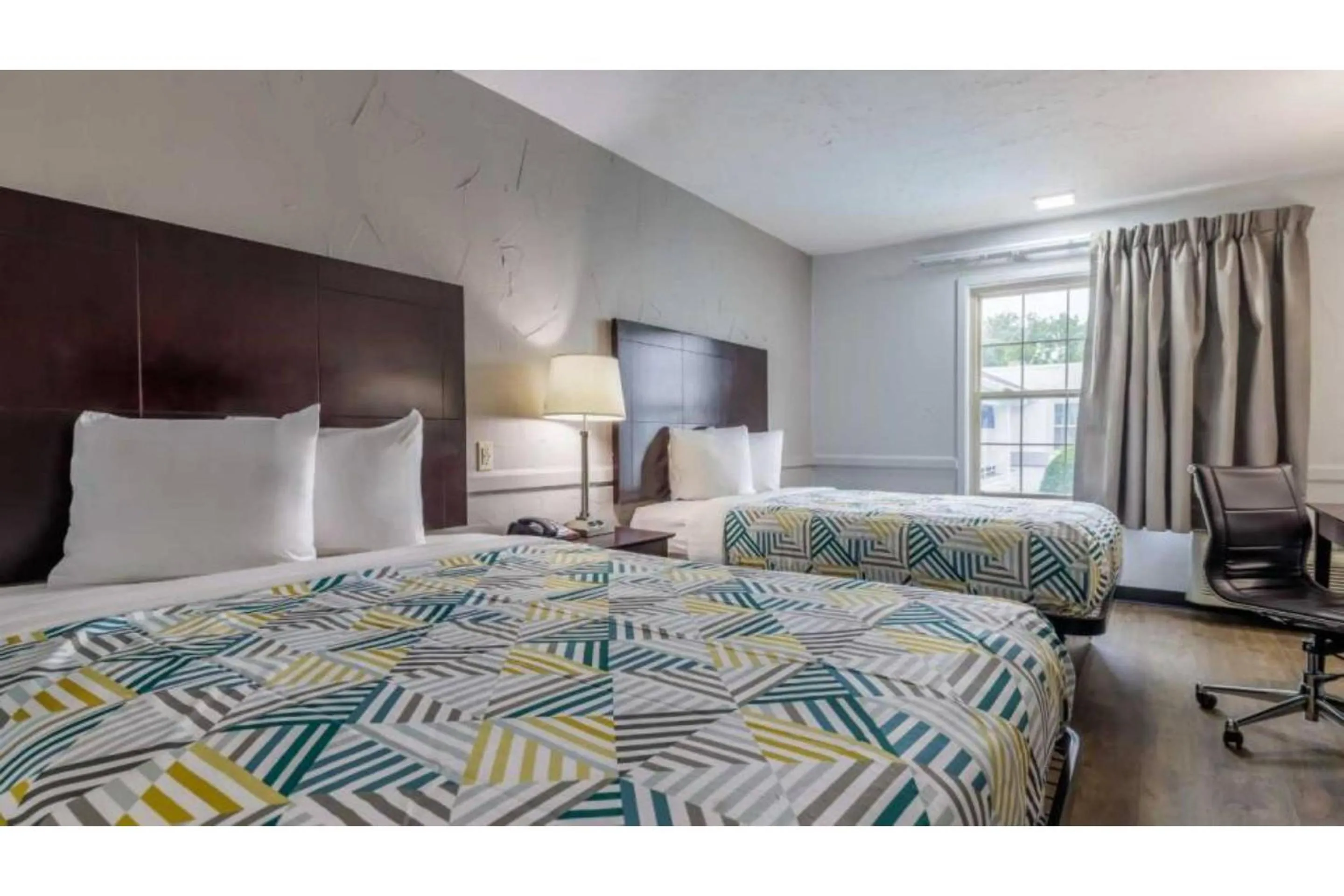 Bedroom, Bed in Motel 6 Dallas TX Downtown