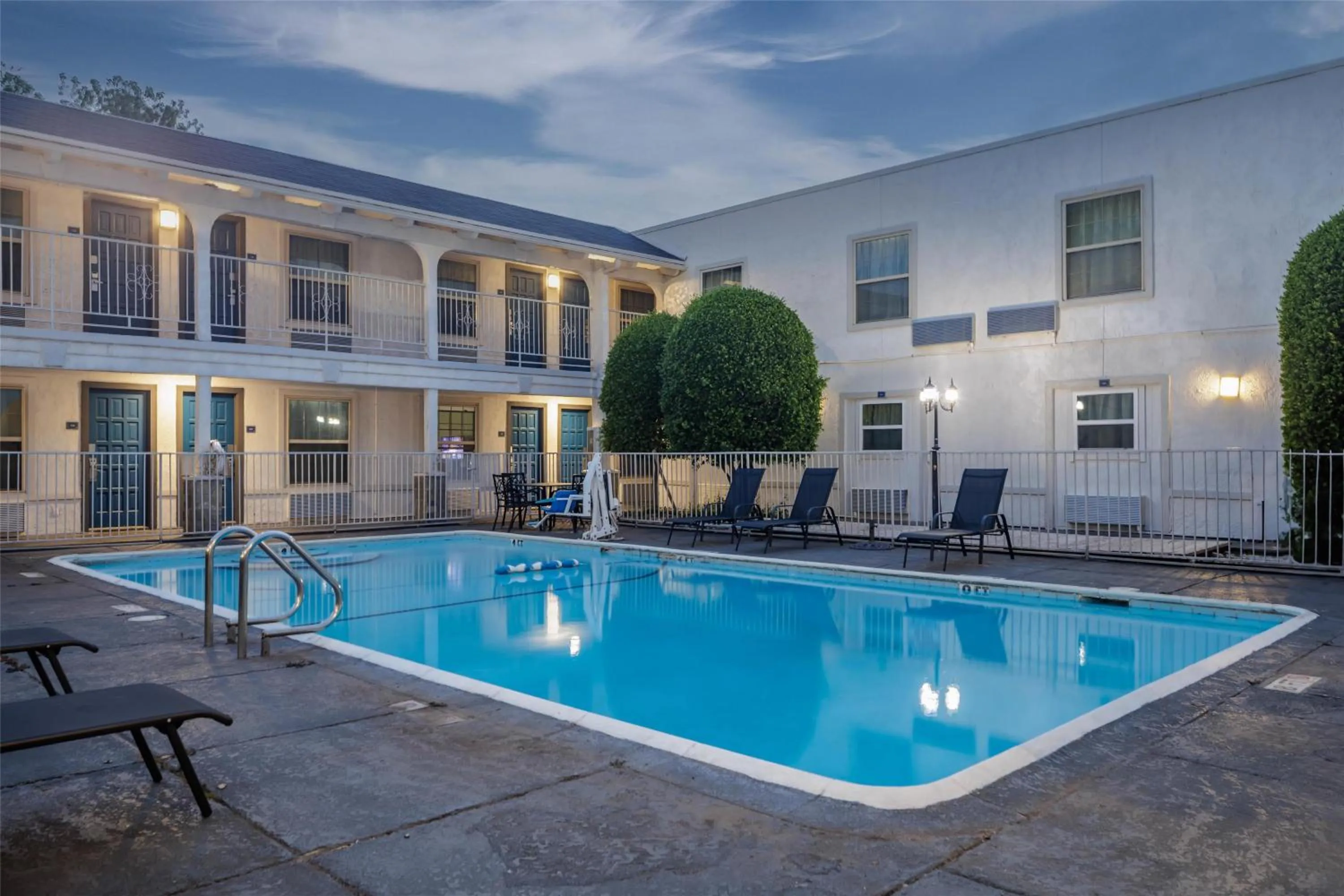 Pool view in Motel 6 Dallas TX Downtown