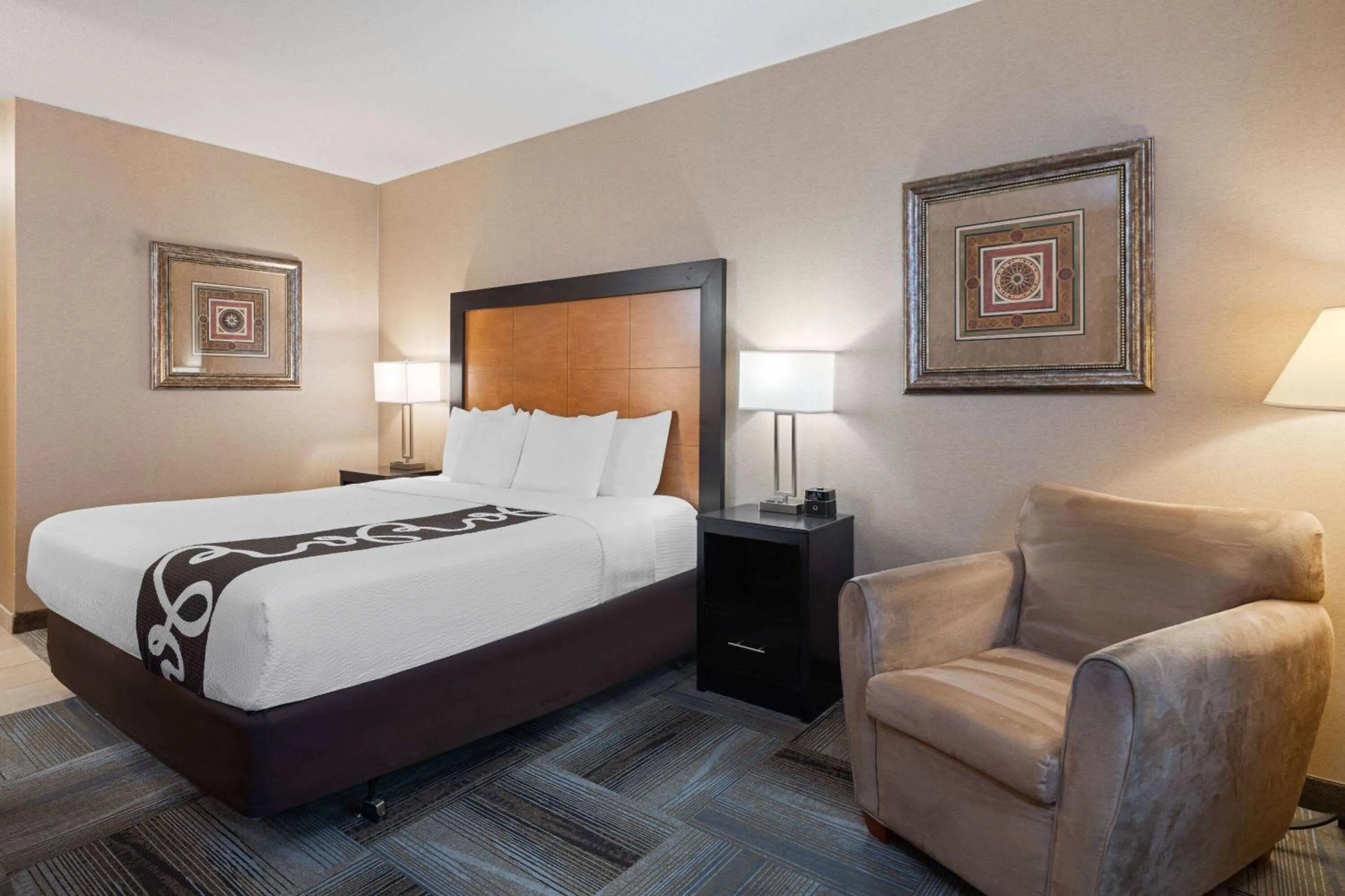 Photo of the whole room, Bed in La Quinta by Wyndham Idaho Falls/Ammon