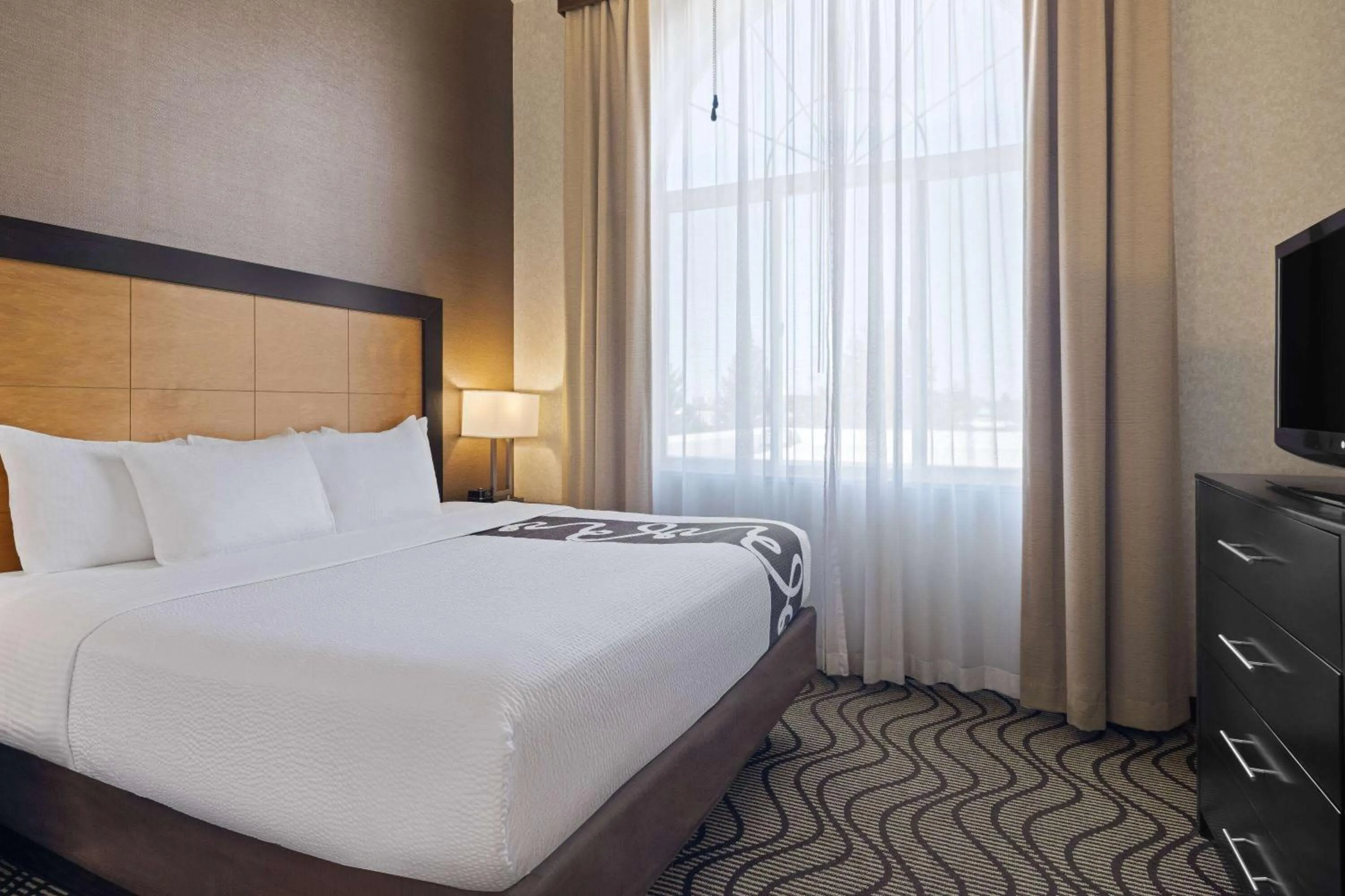 Photo of the whole room, Bed in La Quinta by Wyndham Idaho Falls/Ammon