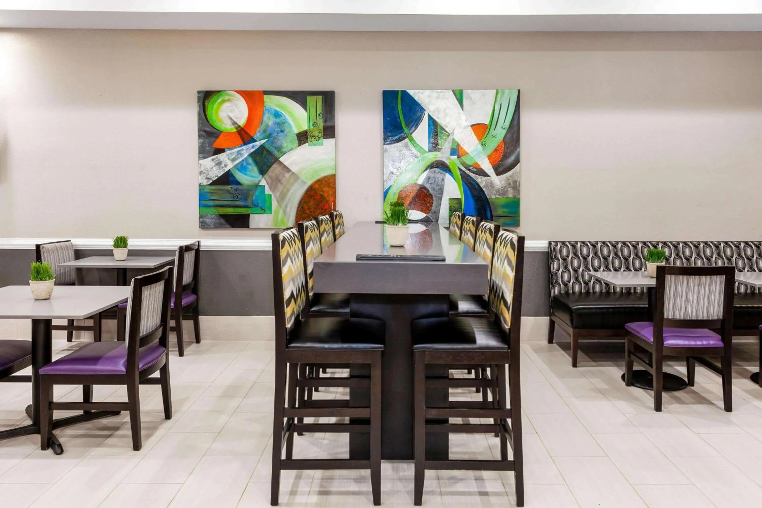 Lobby or reception in La Quinta by Wyndham Laredo Airport