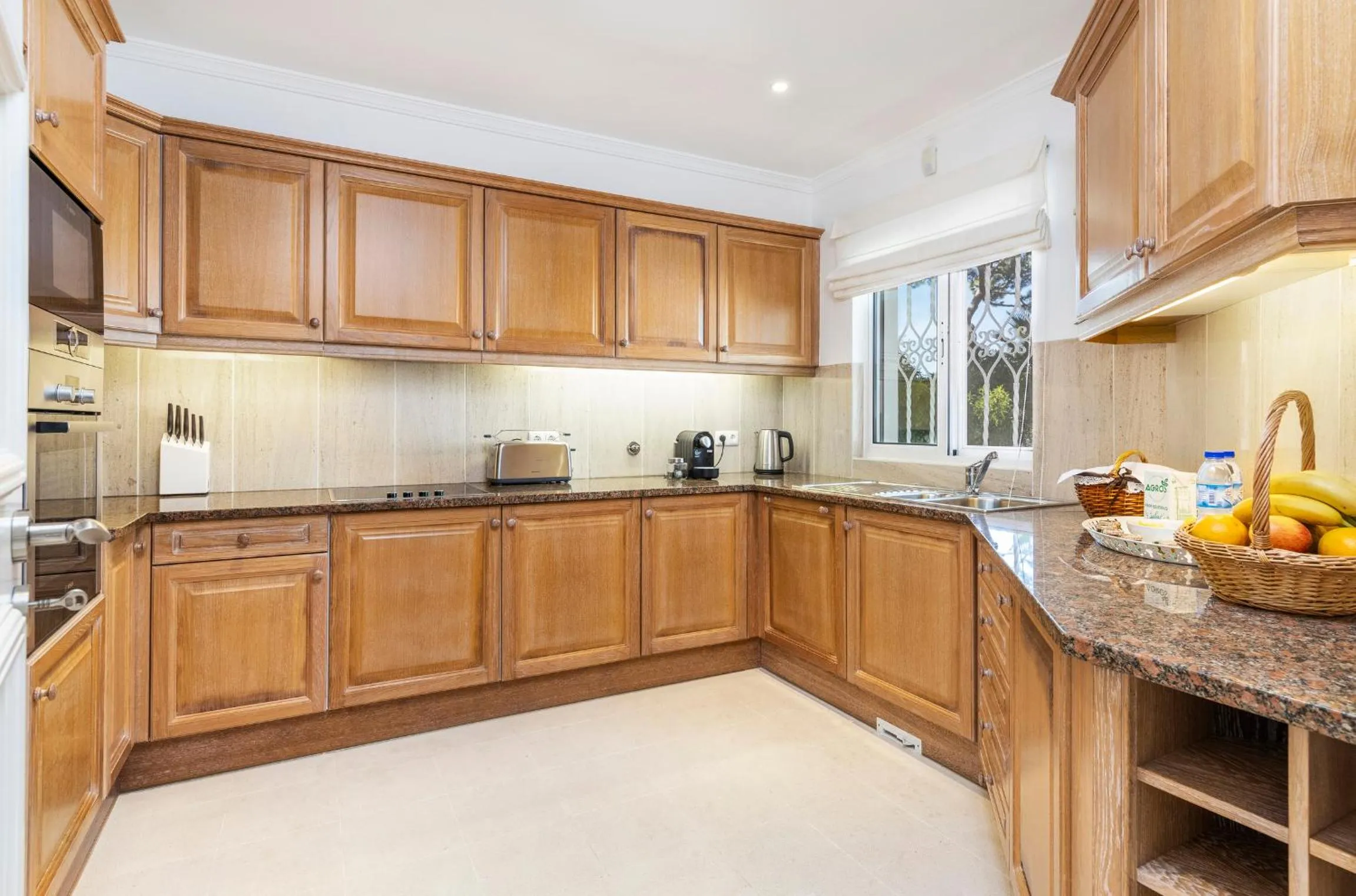 Kitchen or kitchenette in Encosta Do Lago Resort Club