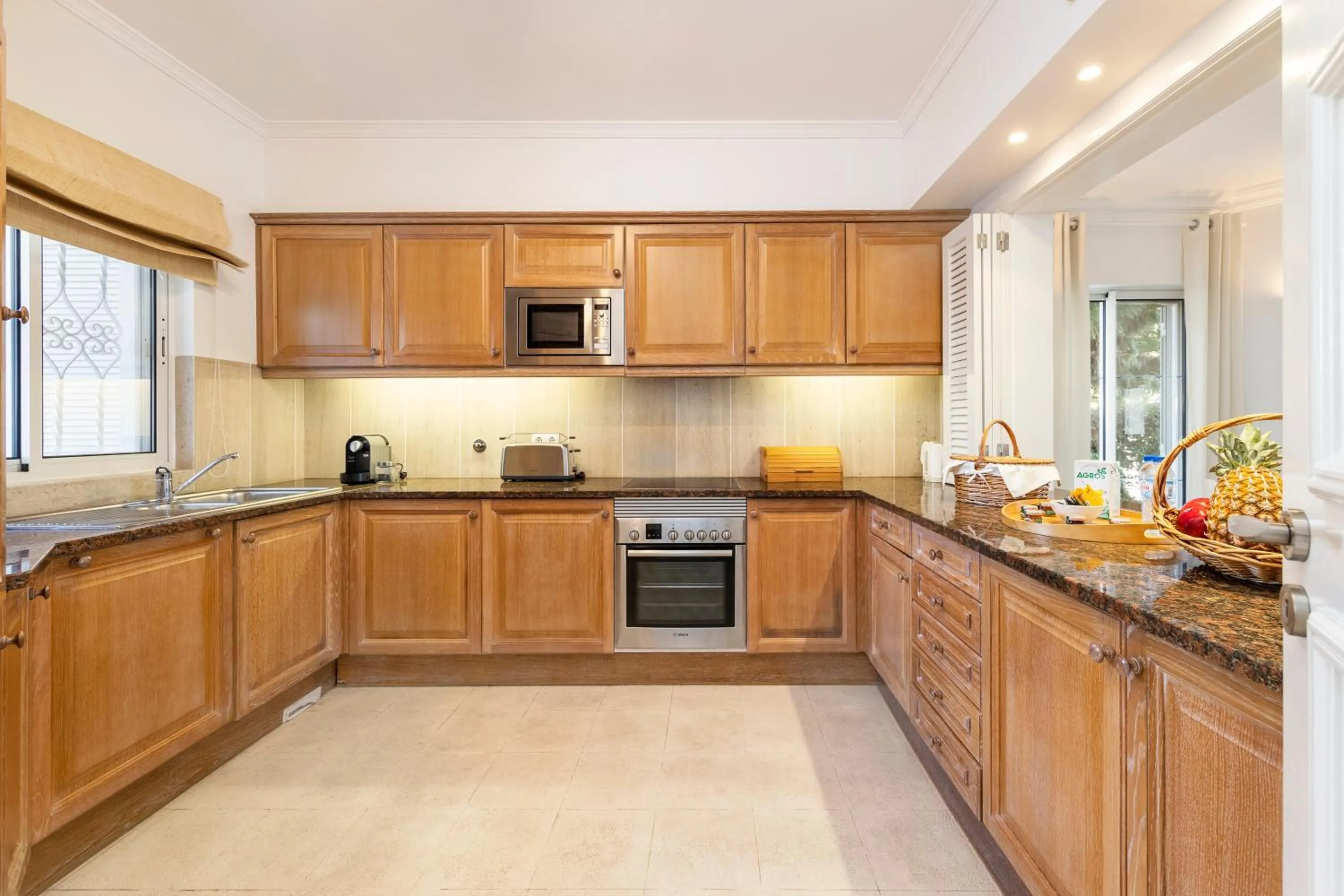 Kitchen or kitchenette in Encosta Do Lago Resort Club