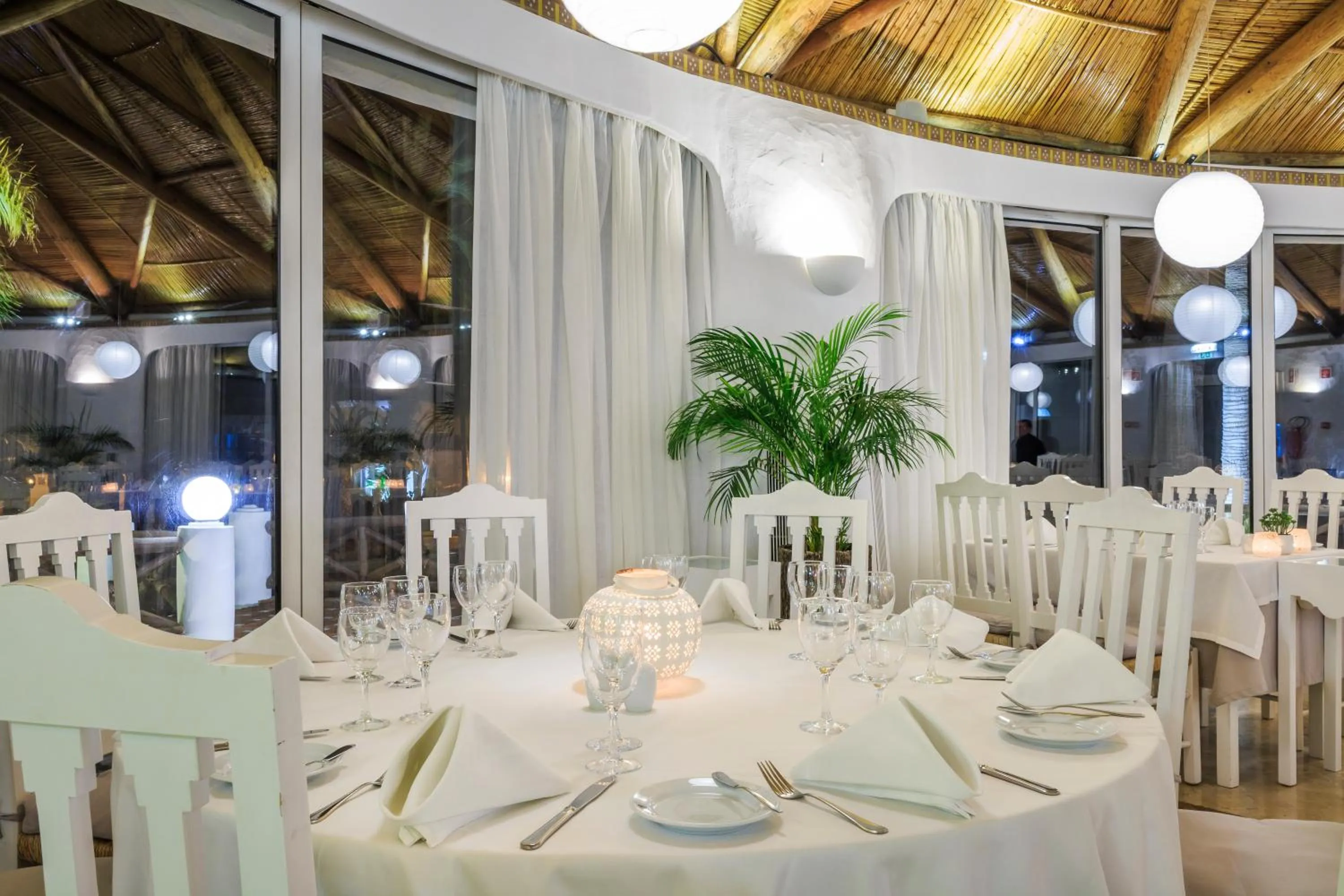 Banquet/Function facilities in Encosta Do Lago Resort Club