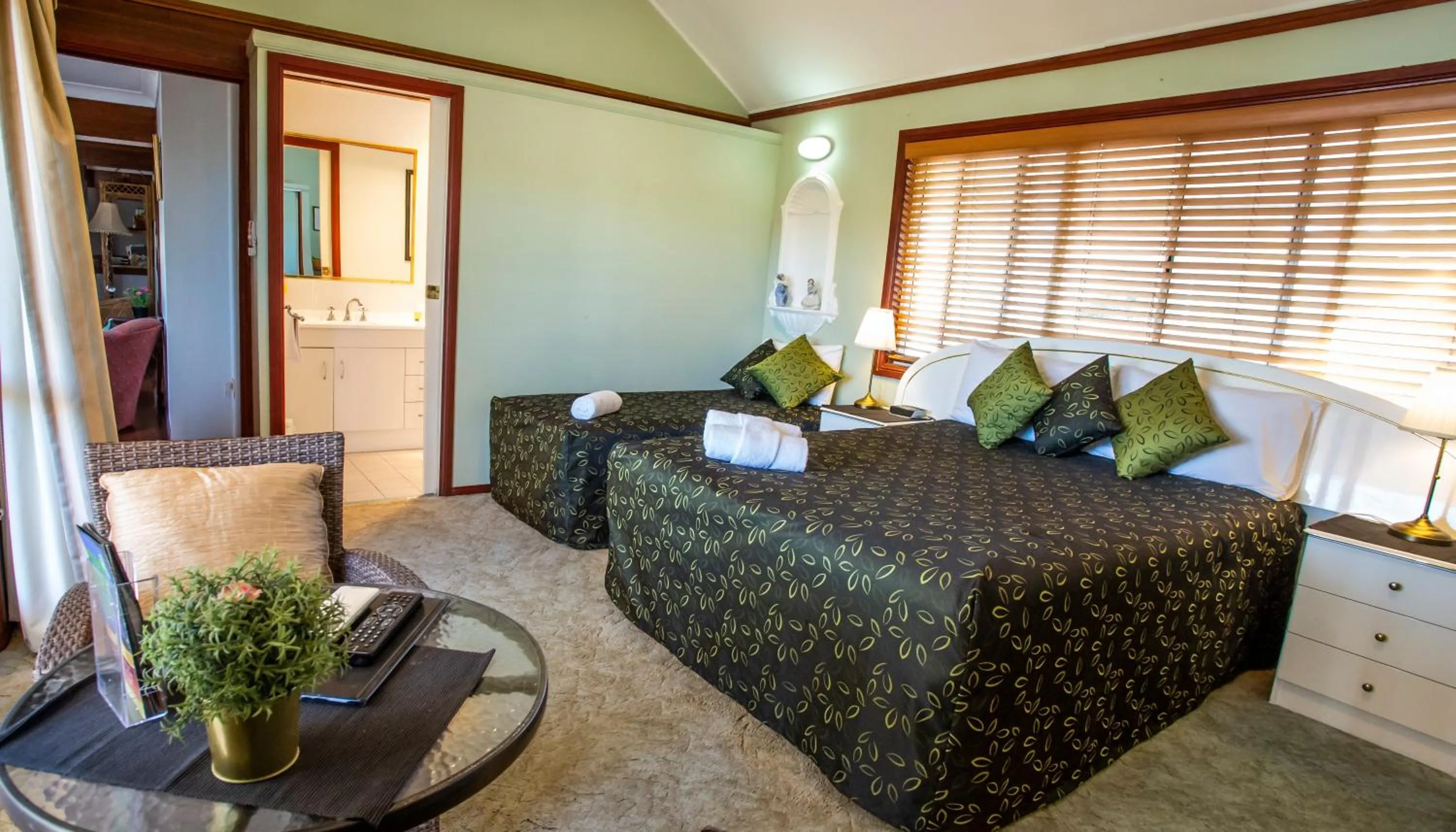 Bedroom, Bed in Ainslie Manor Guest House