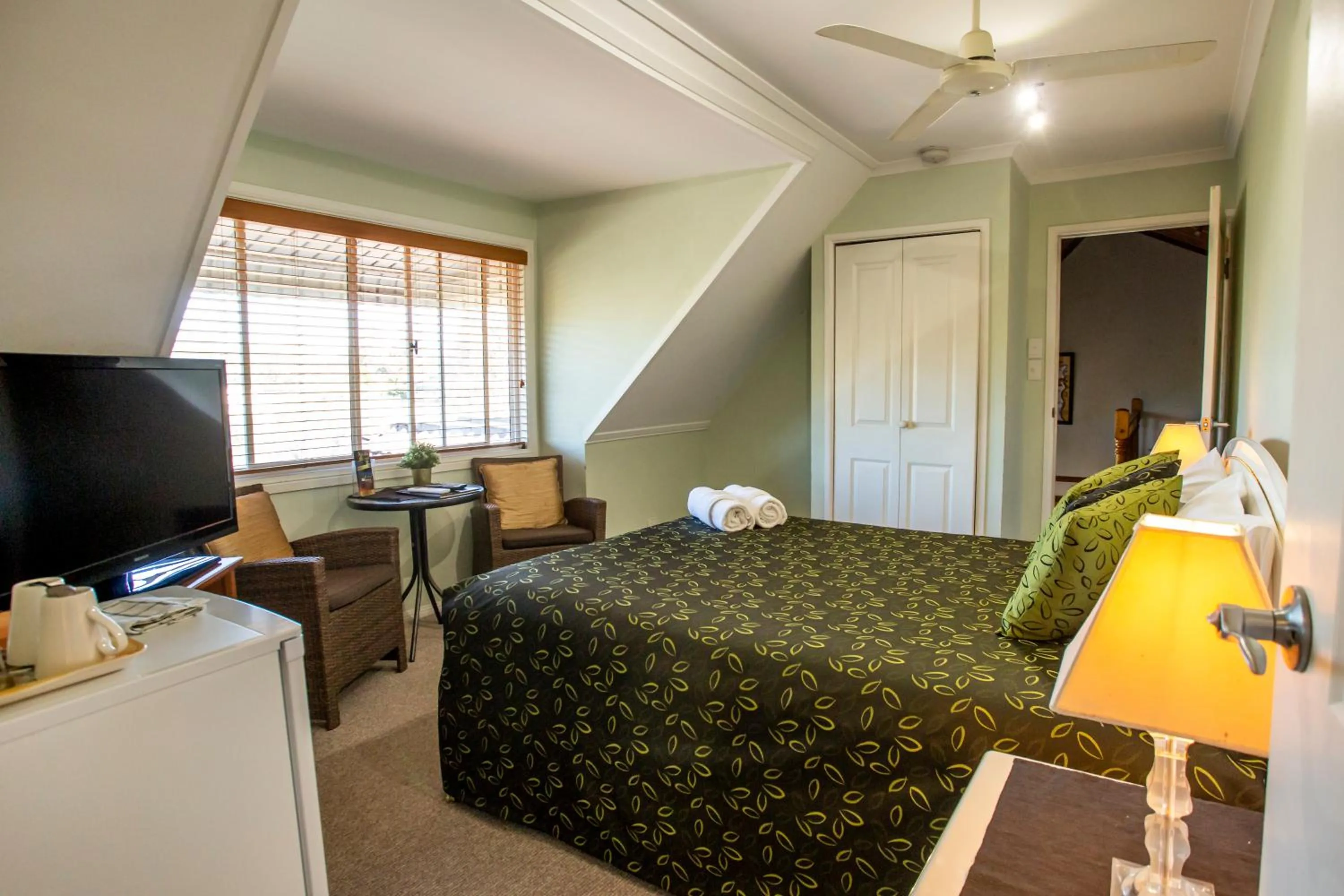 Photo of the whole room, Bed in Ainslie Manor Guest House