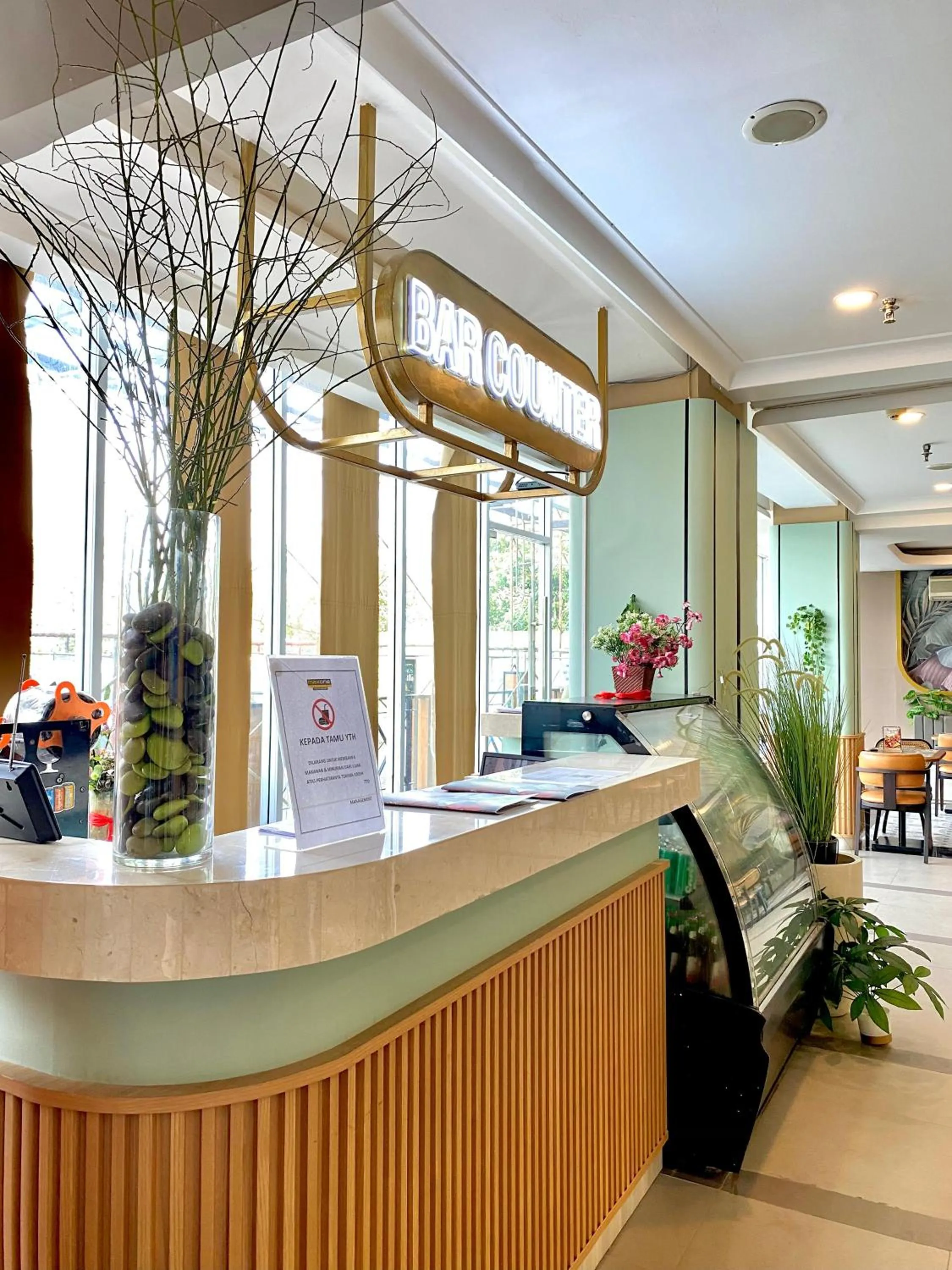 MaxOneHotels.com at Vivo Palembang