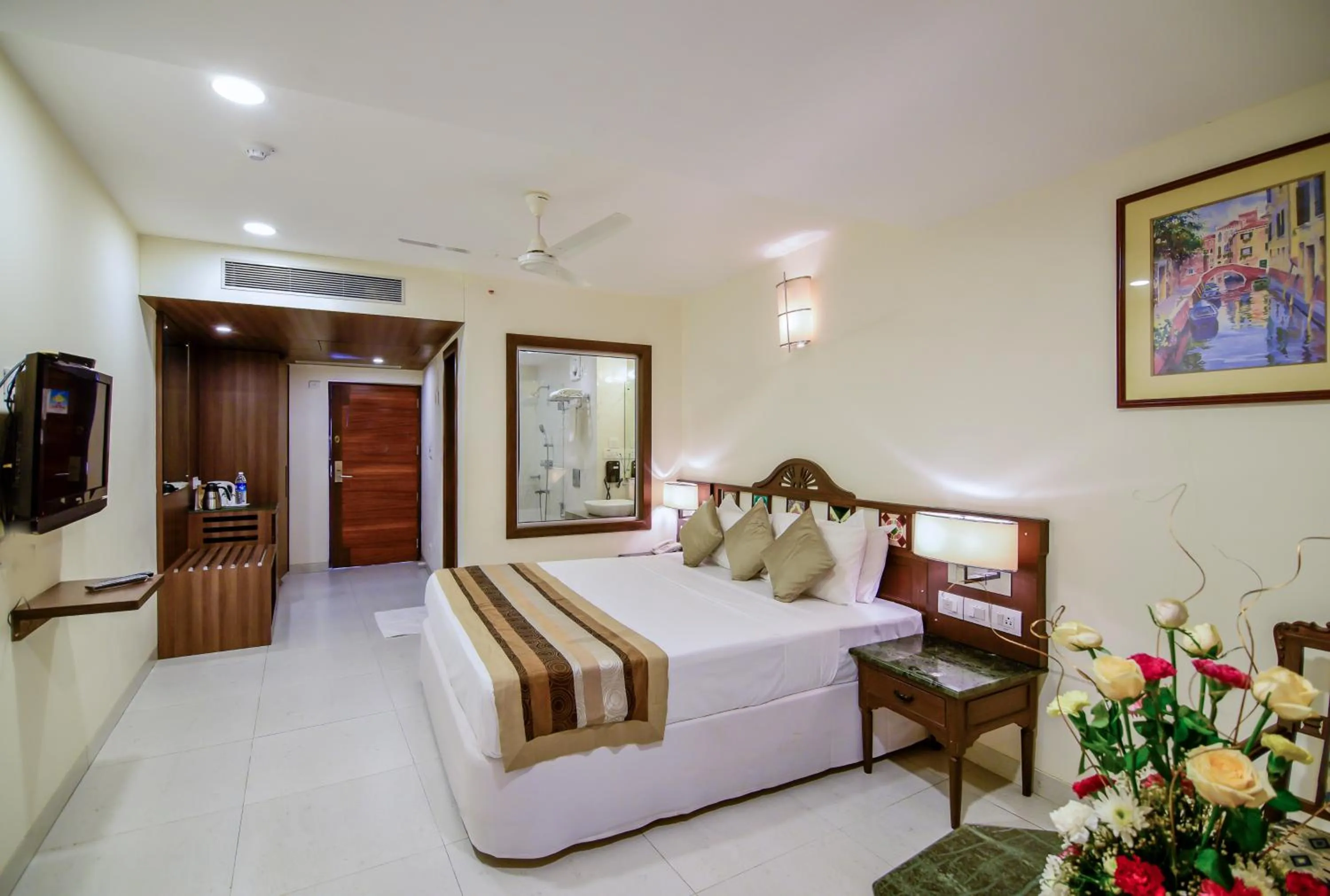 Photo of the whole room, Bed in La-Paz Gardens Beacon Hotel - Vasco da Gama Goa