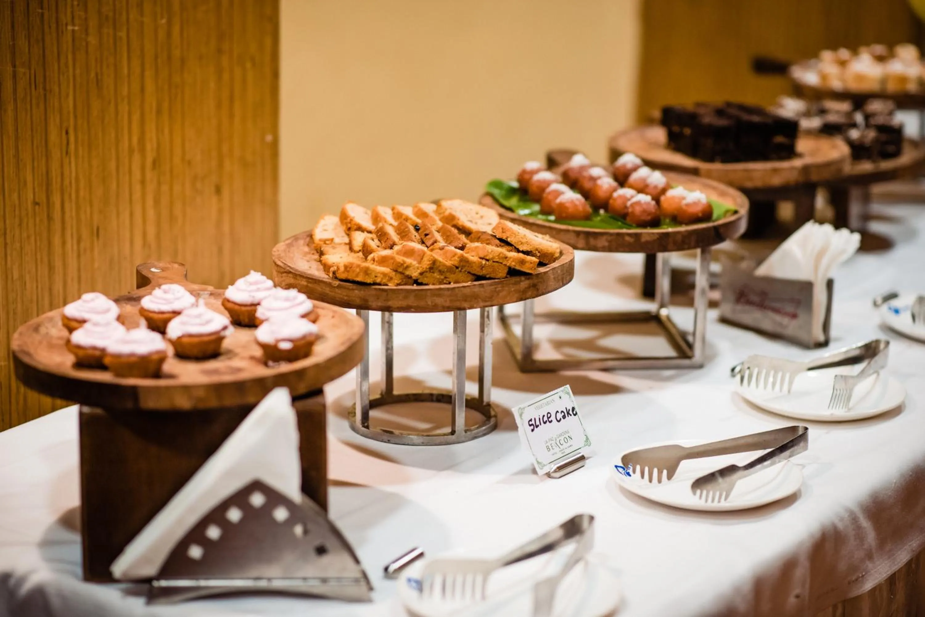 Food and drinks in La-Paz Gardens Beacon Hotel - Vasco da Gama Goa