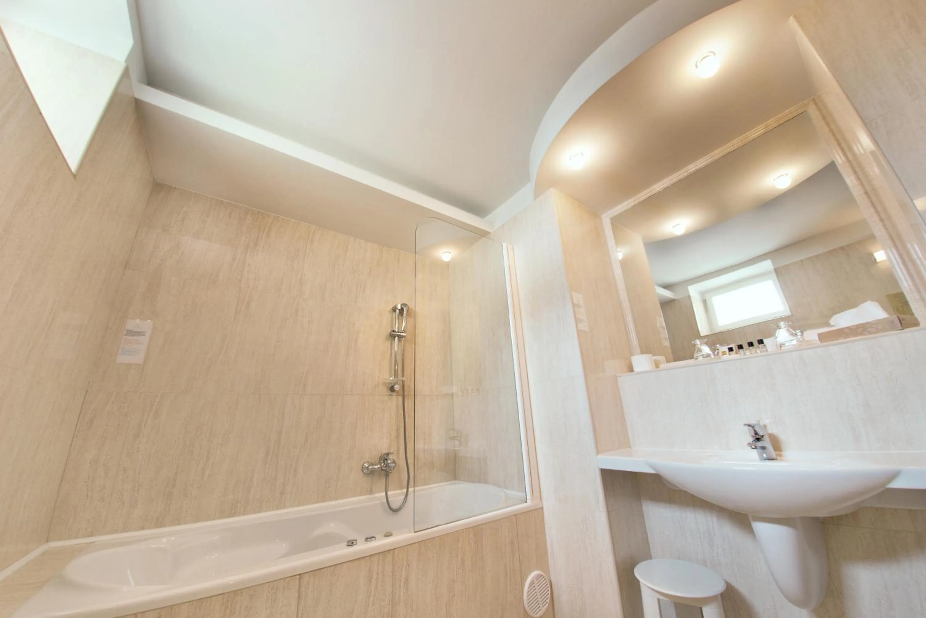 Bathroom in Hotel Kristály Imperial