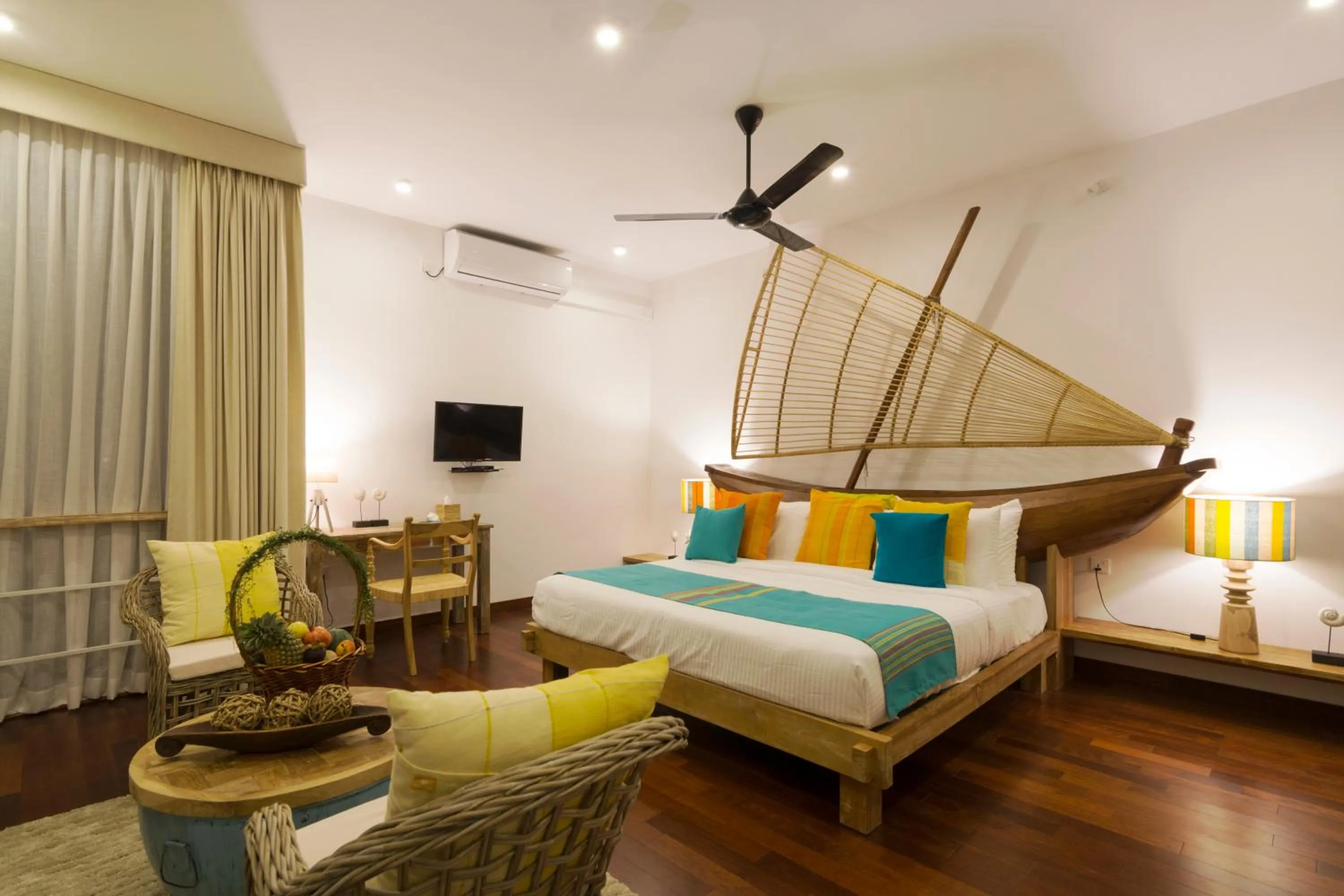 Photo of the whole room, Bed in 33 Lake Terrace