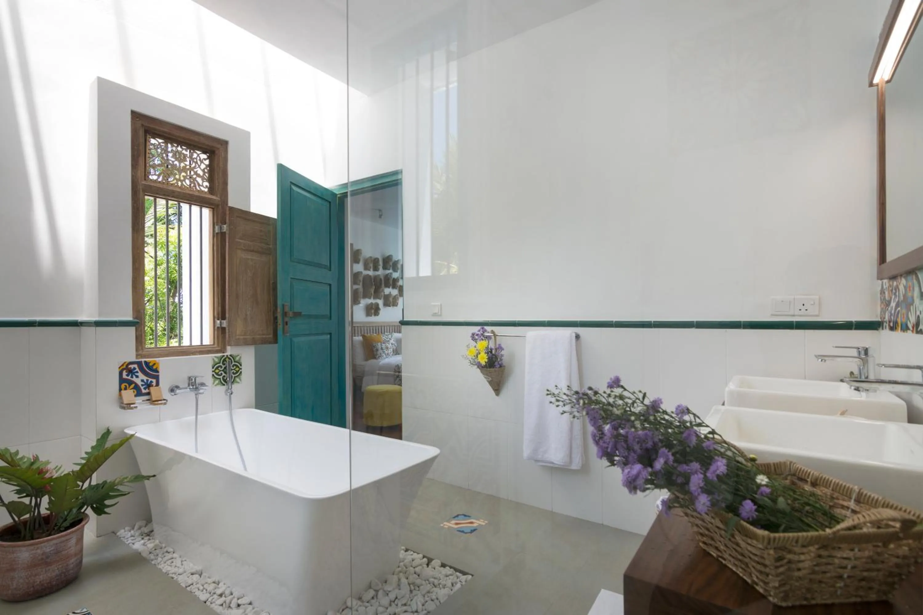 Shower in 33 Lake Terrace