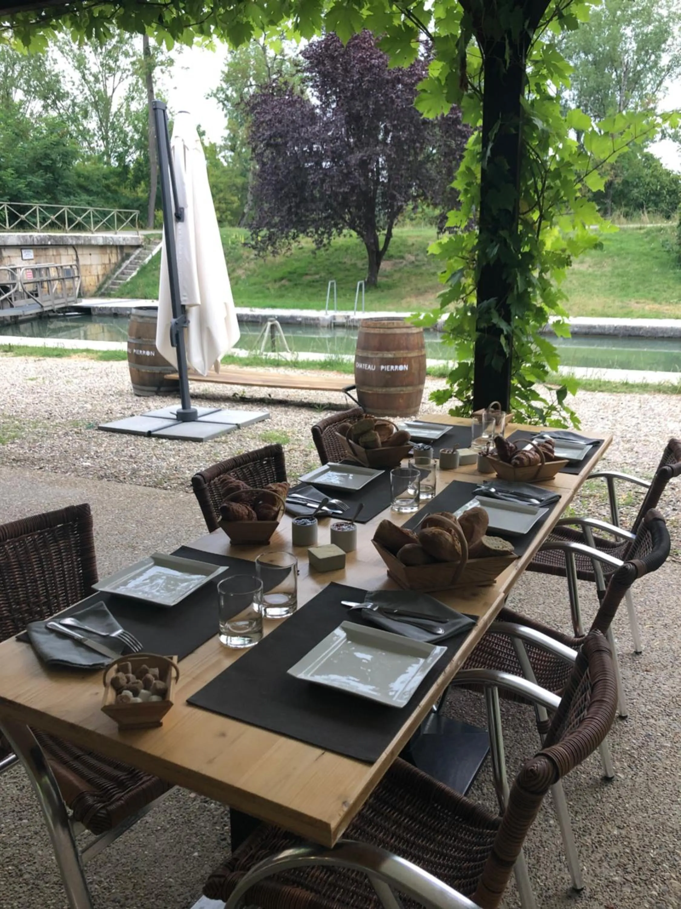 Breakfast in L’île aux Bateaux