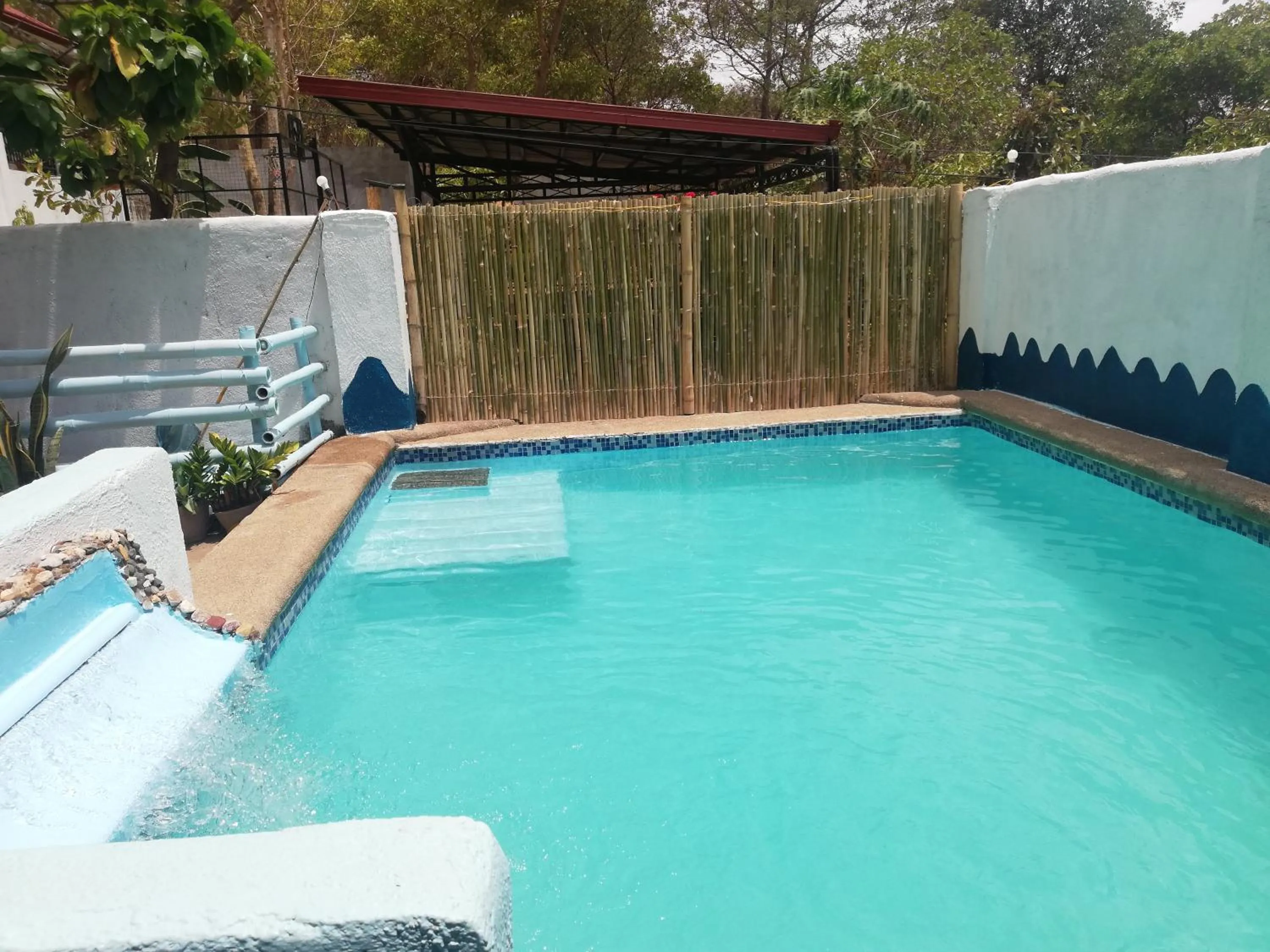 Swimming pool in Casa Montemar Heights