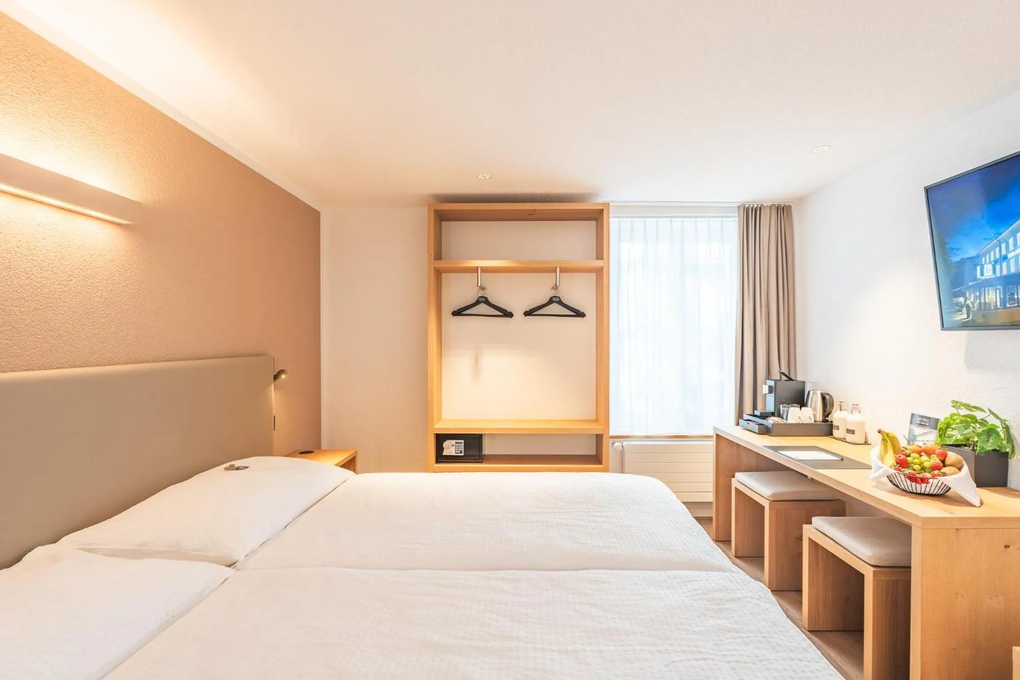 Twin Room in Hotel Artist
