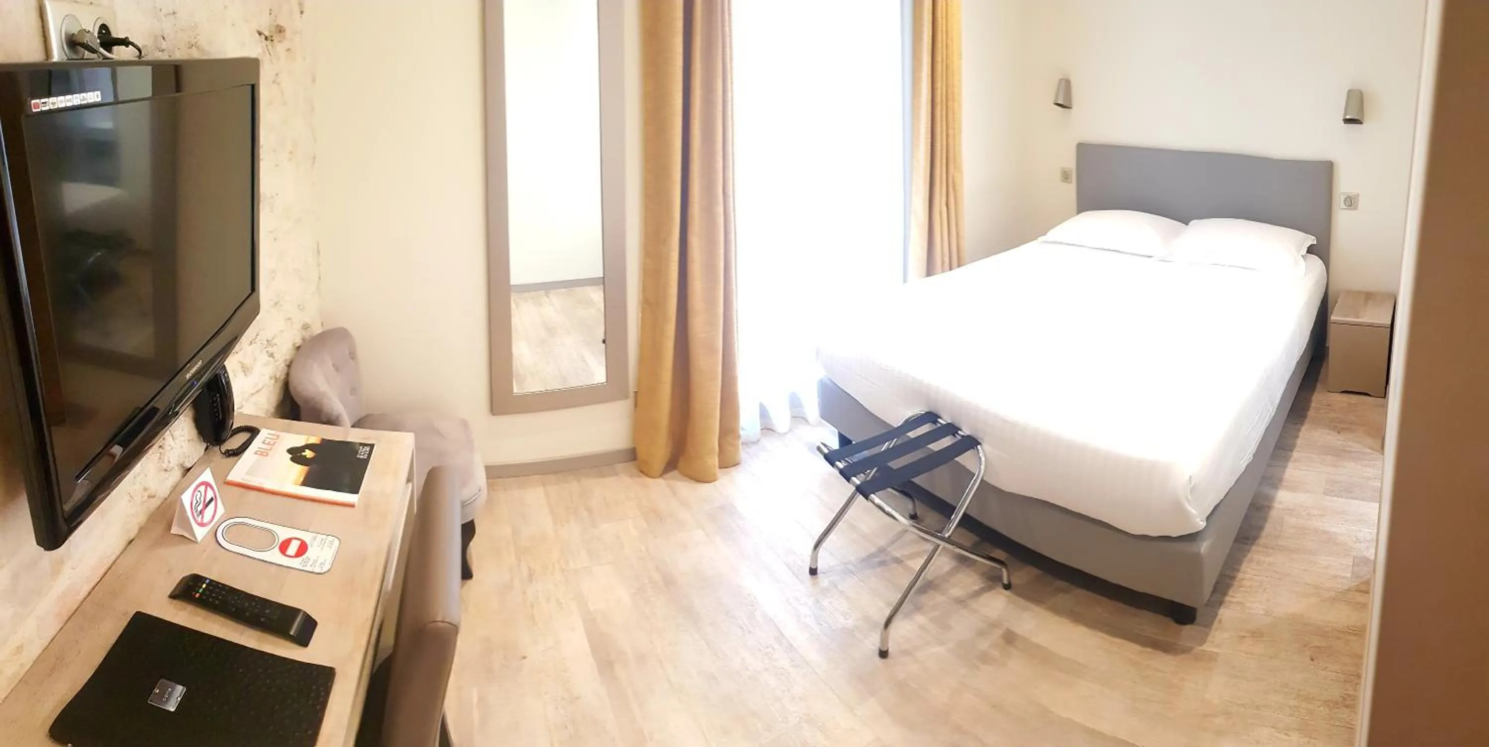 Bed in Hotel de la Couronne