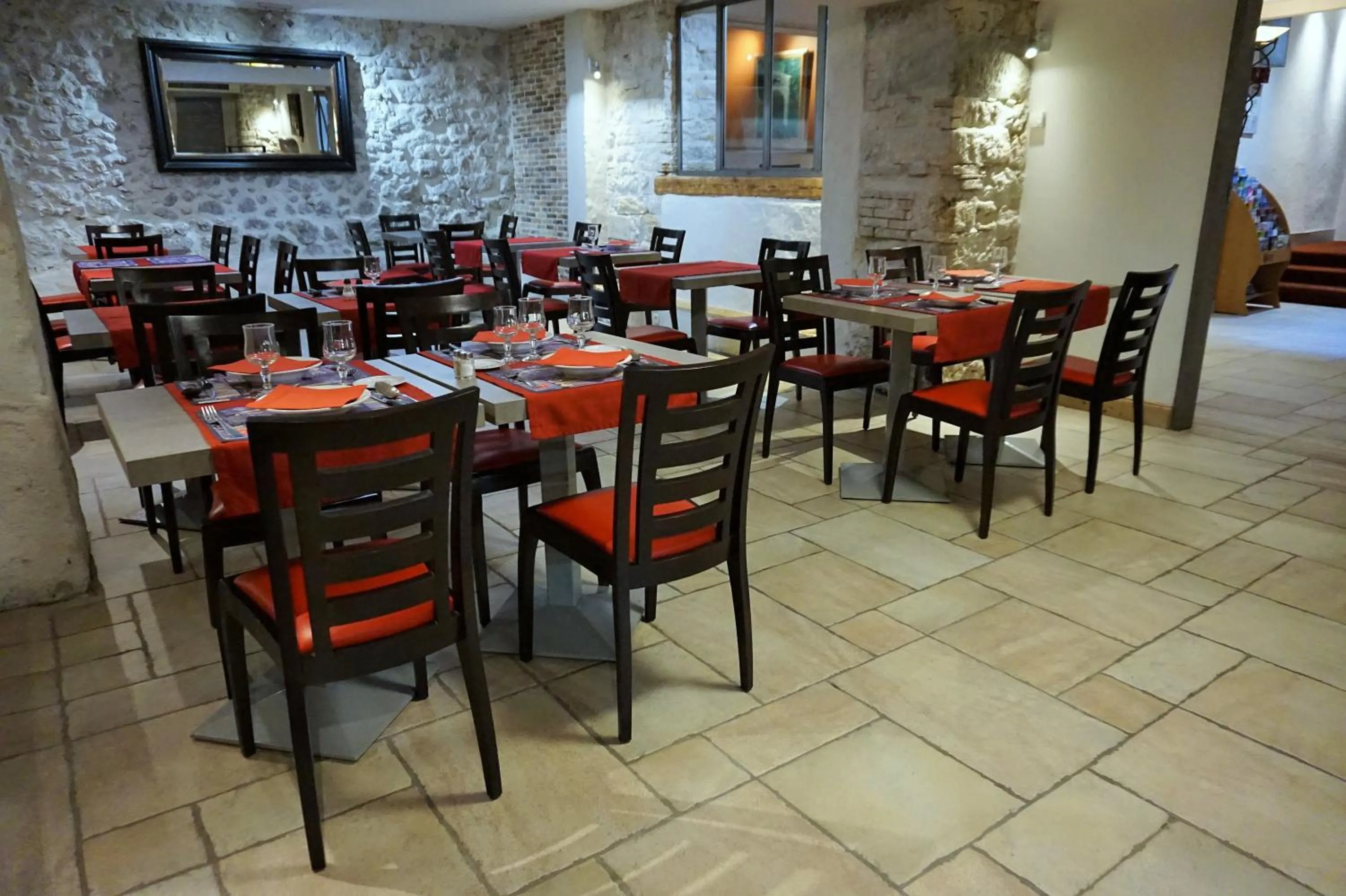 Restaurant/places to eat in Hotel de la Couronne