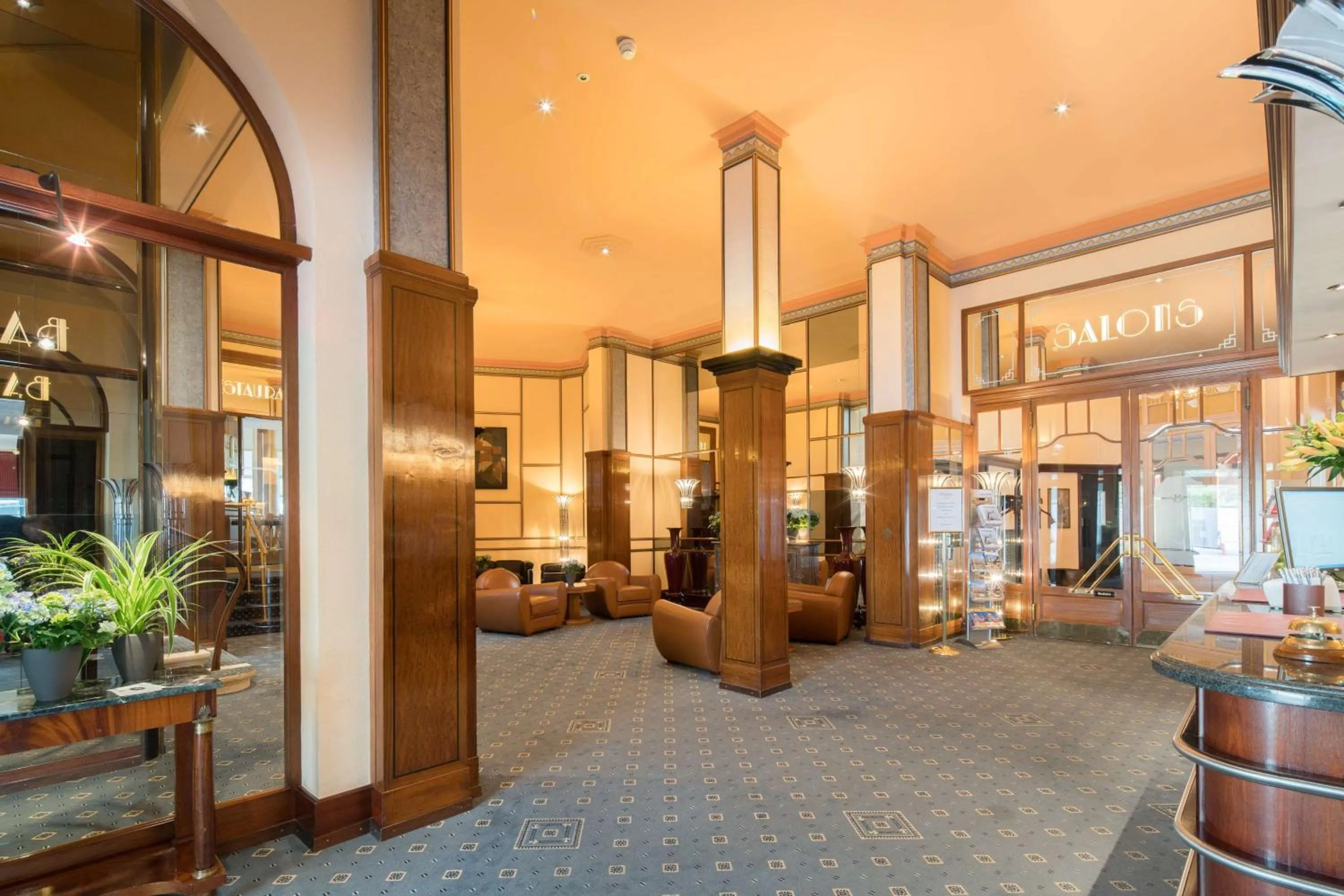 Lobby or reception in Best Western Plus Hotel Mirabeau