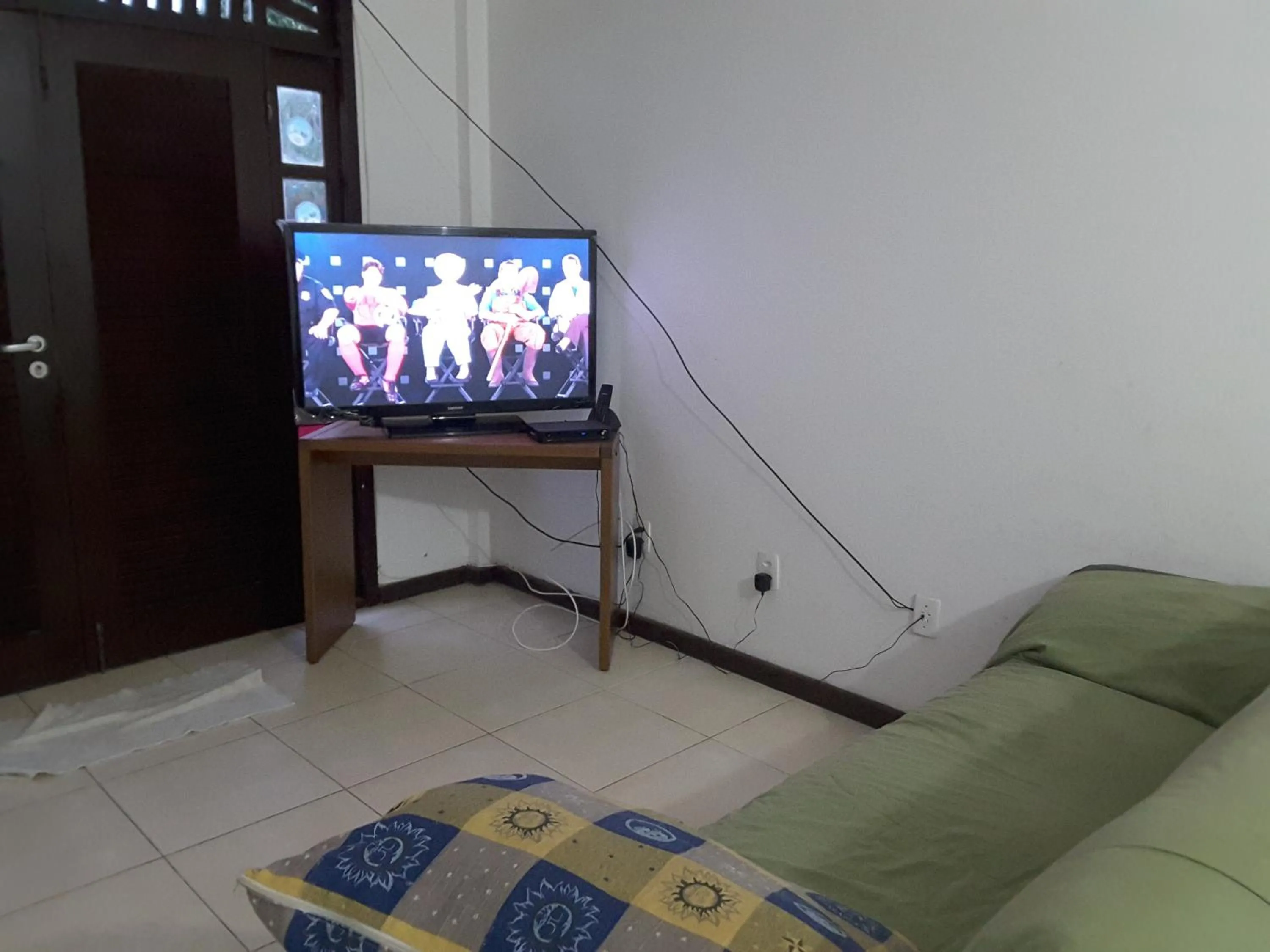 Communal lounge/ TV room in Pousada Tia Helena