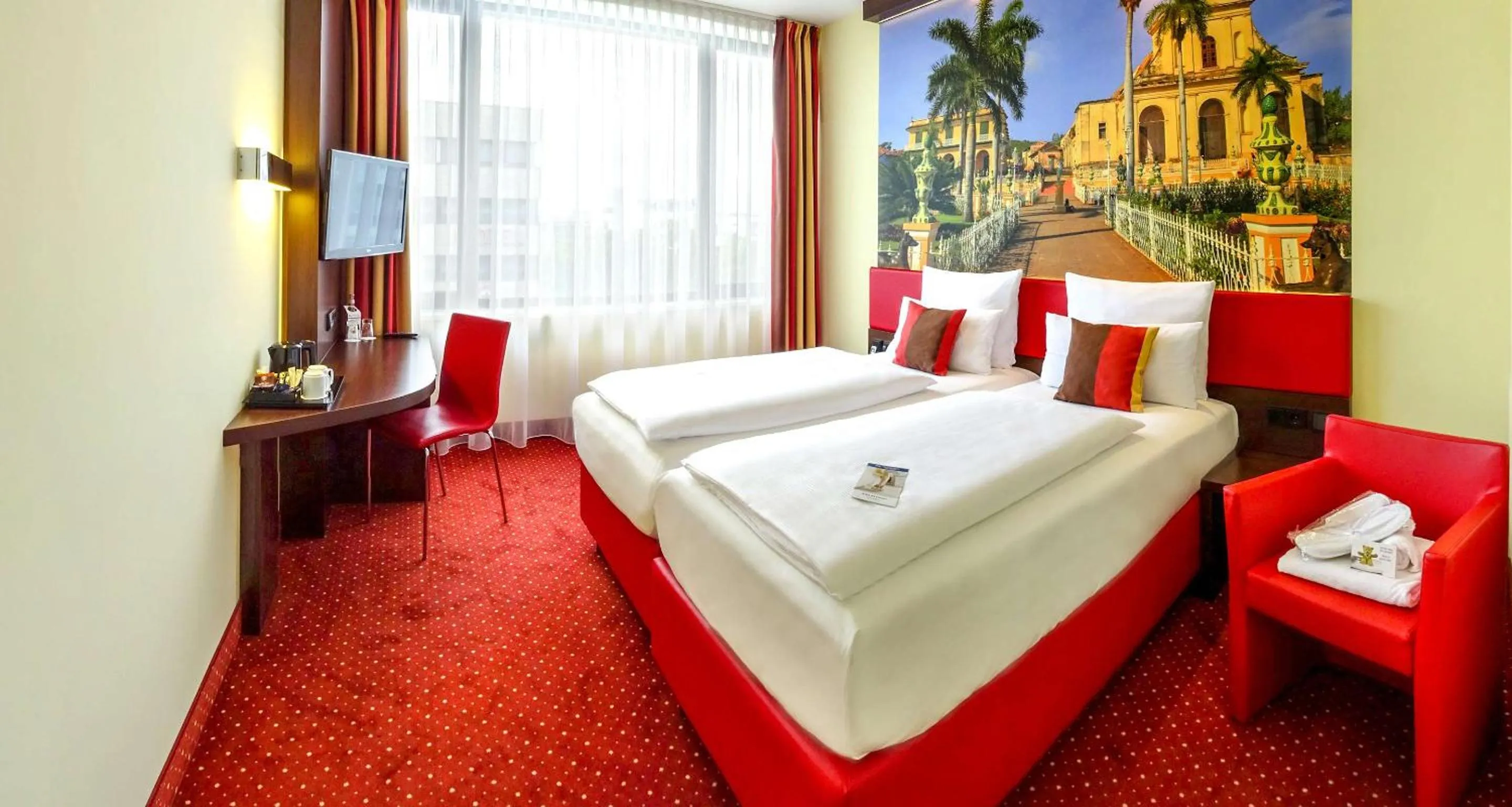 Bedroom, Bed in Best Western Plus Plaza Berlin Kurfürstendamm