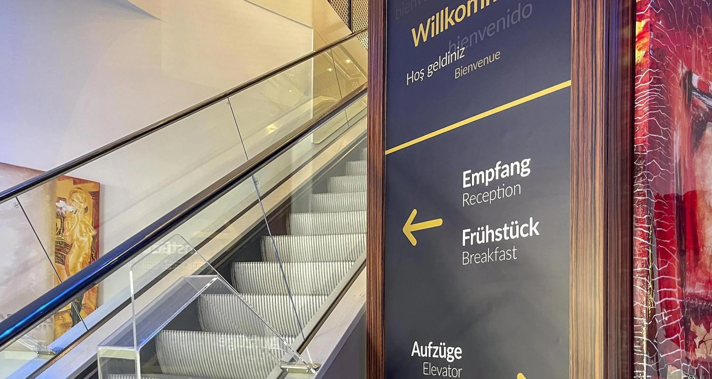 Lobby or reception in Best Western Plus Plaza Berlin Kurfürstendamm