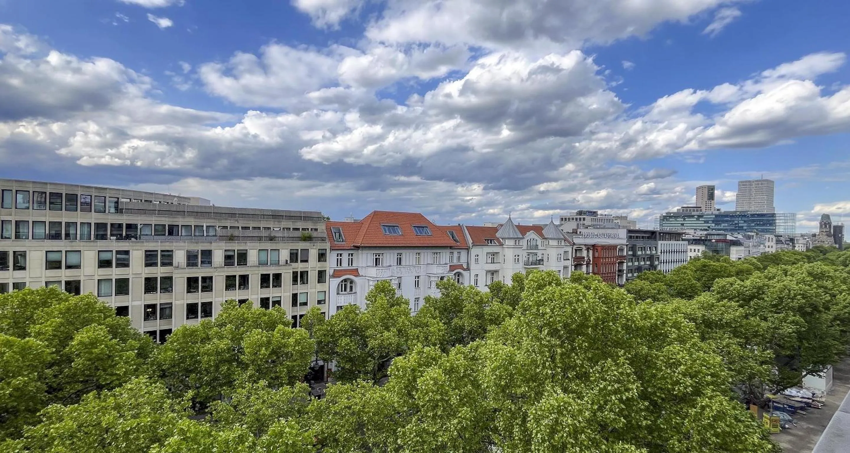 Bedroom in Best Western Plus Plaza Berlin Kurfürstendamm