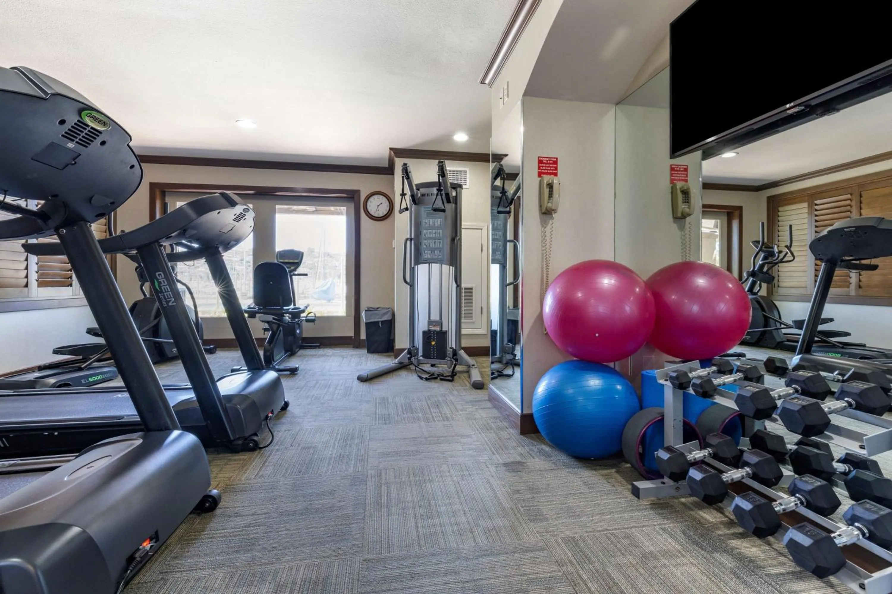 Spa and wellness centre/facilities in Best Western PLUS Island Palms Hotel & Marina