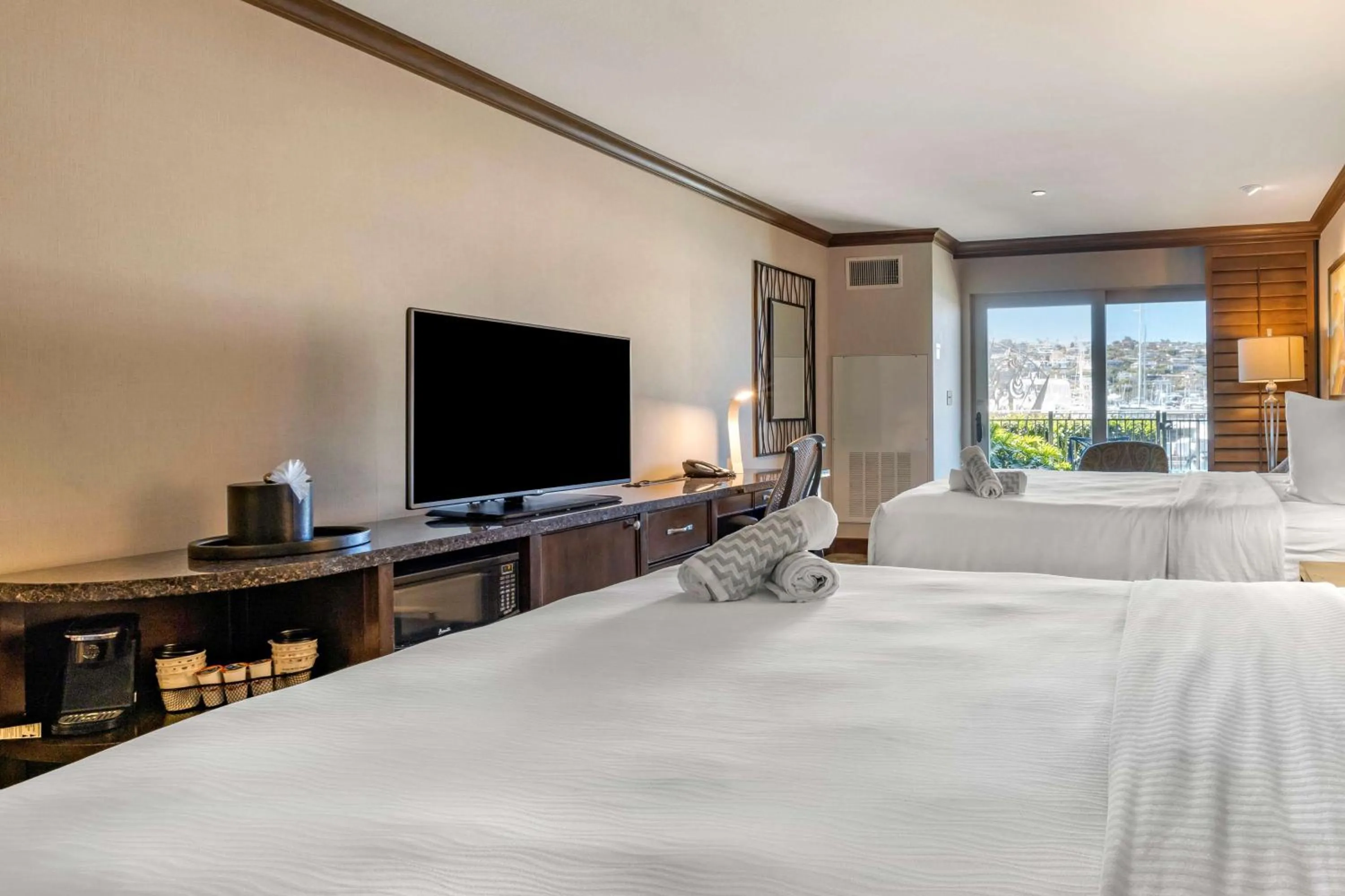 Bedroom, Bed in Best Western PLUS Island Palms Hotel & Marina