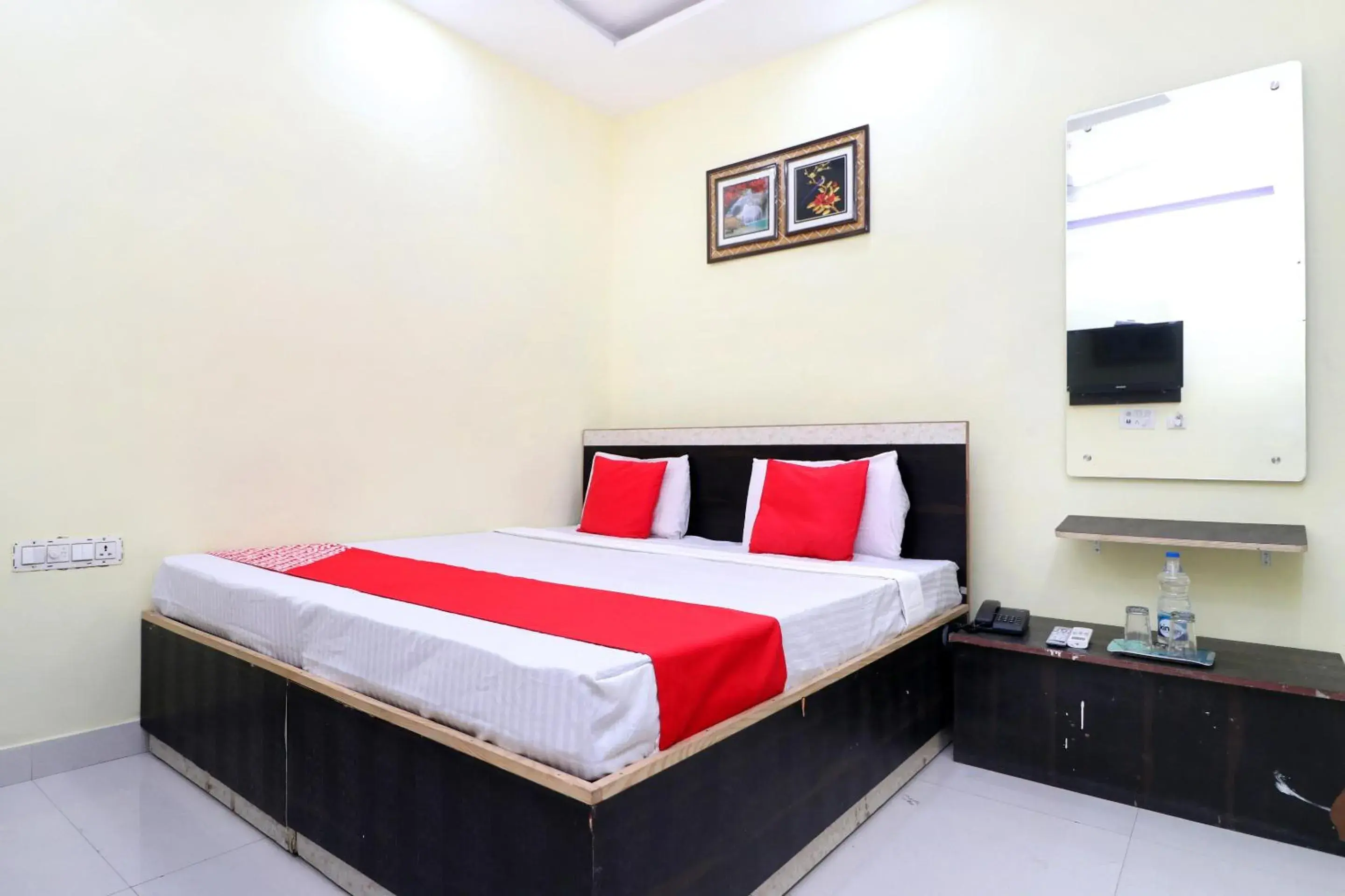 Classic Triple Room - single occupancy in Hotel O Gian Residency Classic Triple Room - single occupancy in Hotel O Gian Residency