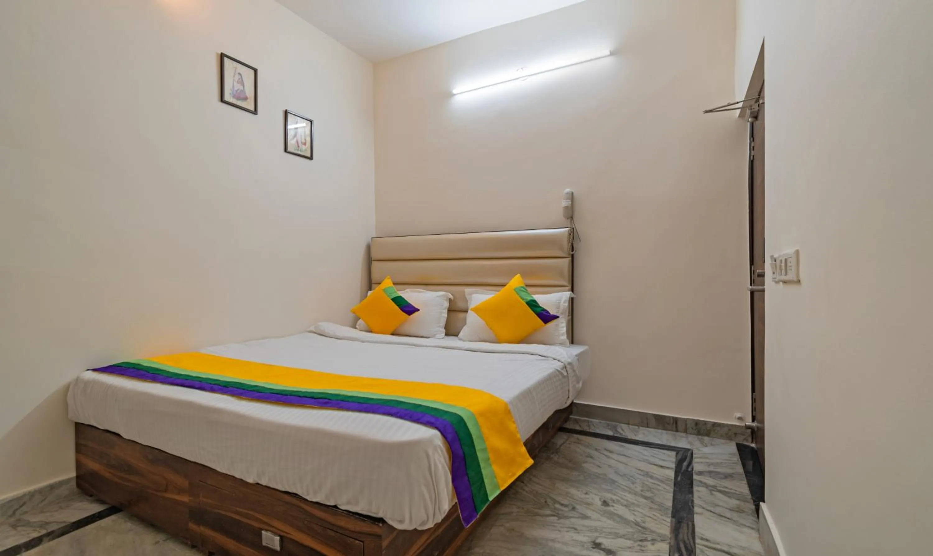 Bed in Itsy Hotels P Grand