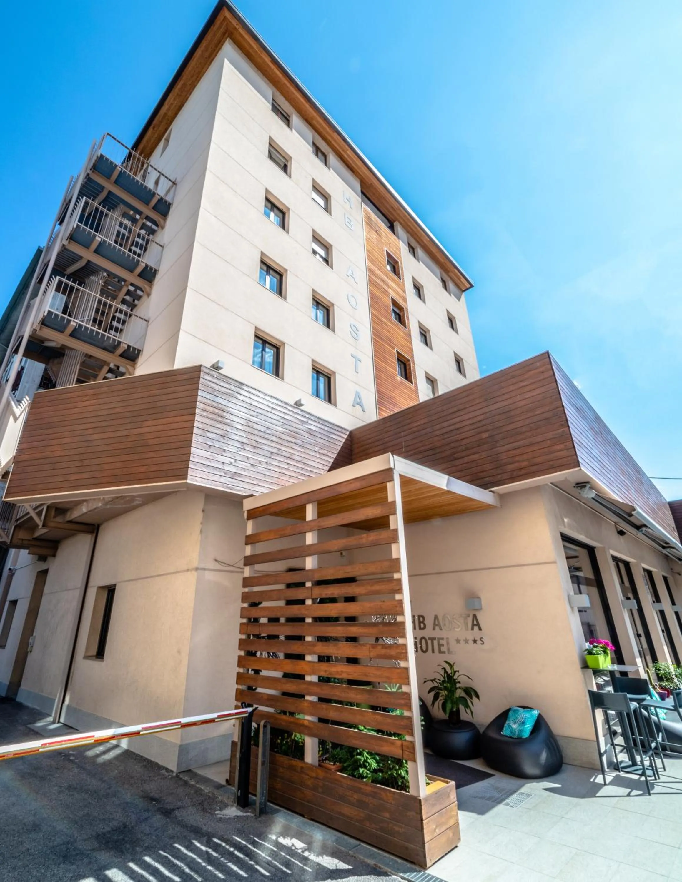 Facade/entrance in HB Aosta Hotel & Balcony SPA