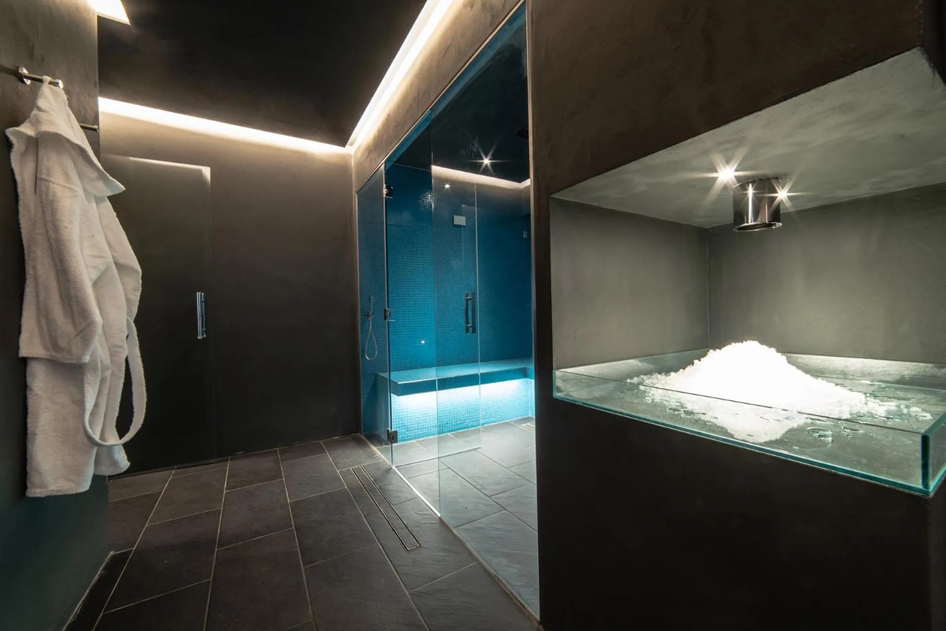 Spa and wellness centre/facilities in HB Aosta Hotel & Balcony SPA