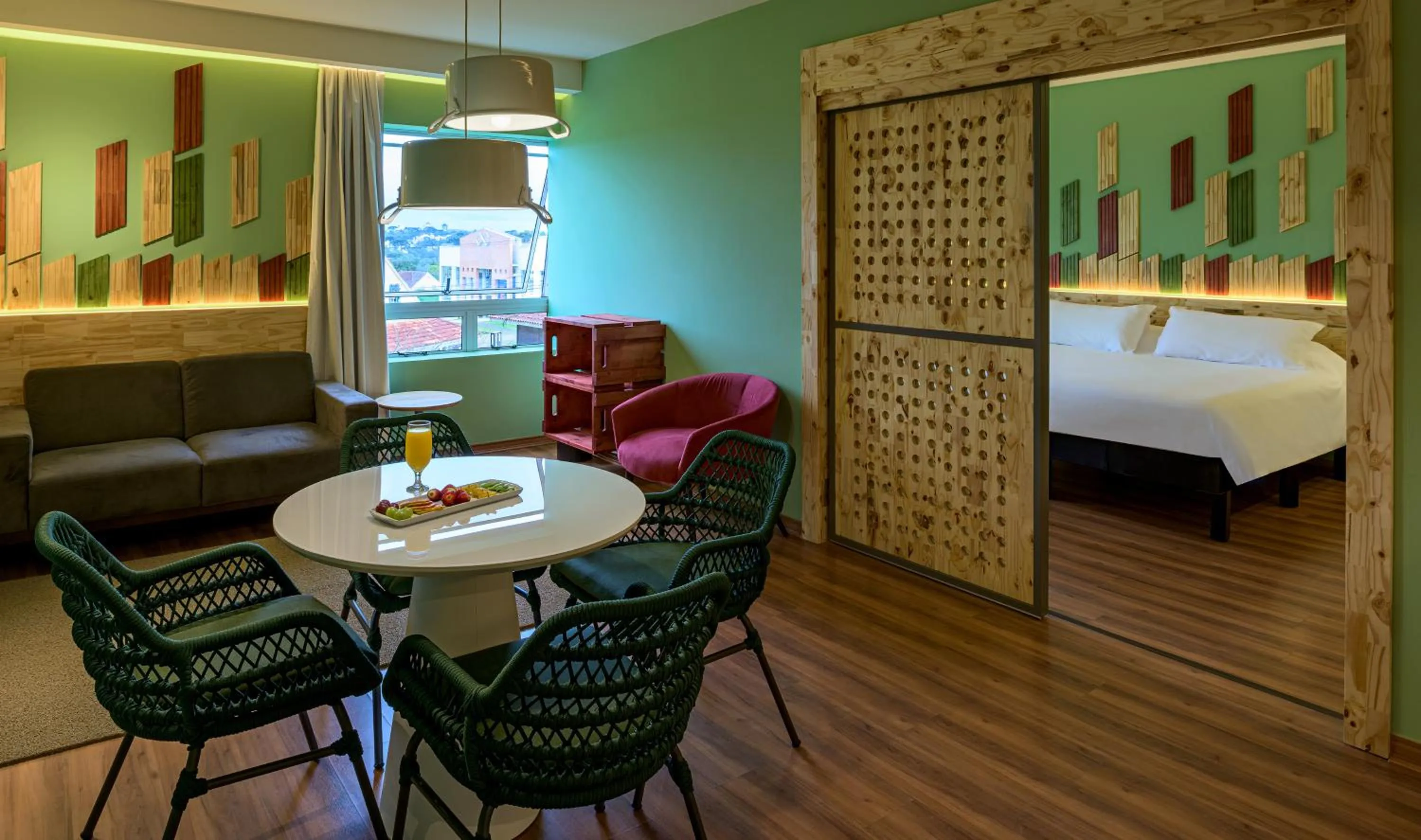 Living room, Bed in Hotel Nacional Inn Curitiba Santa Felicidade