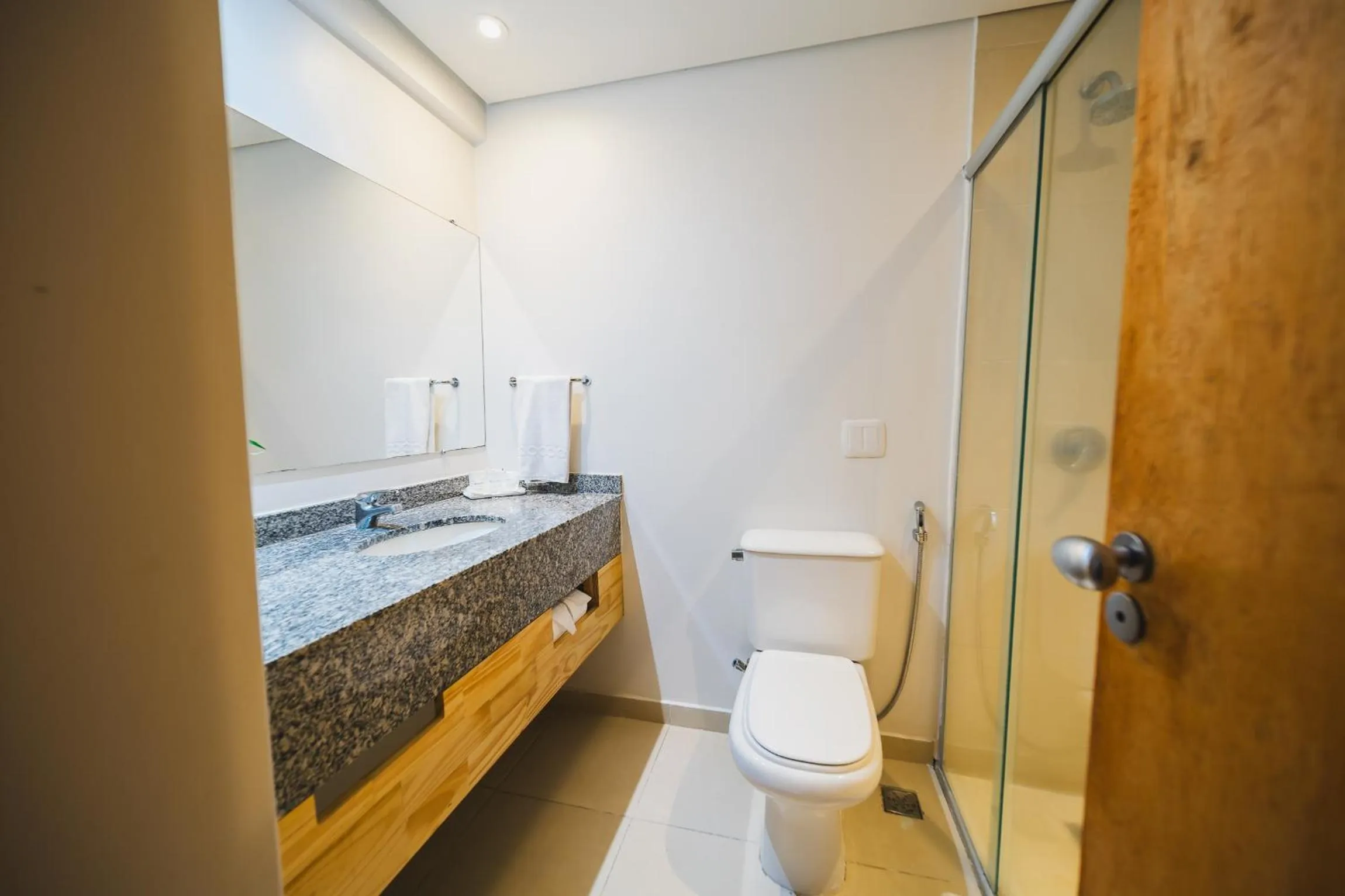 Bathroom in Hotel Nacional Inn Curitiba Santa Felicidade