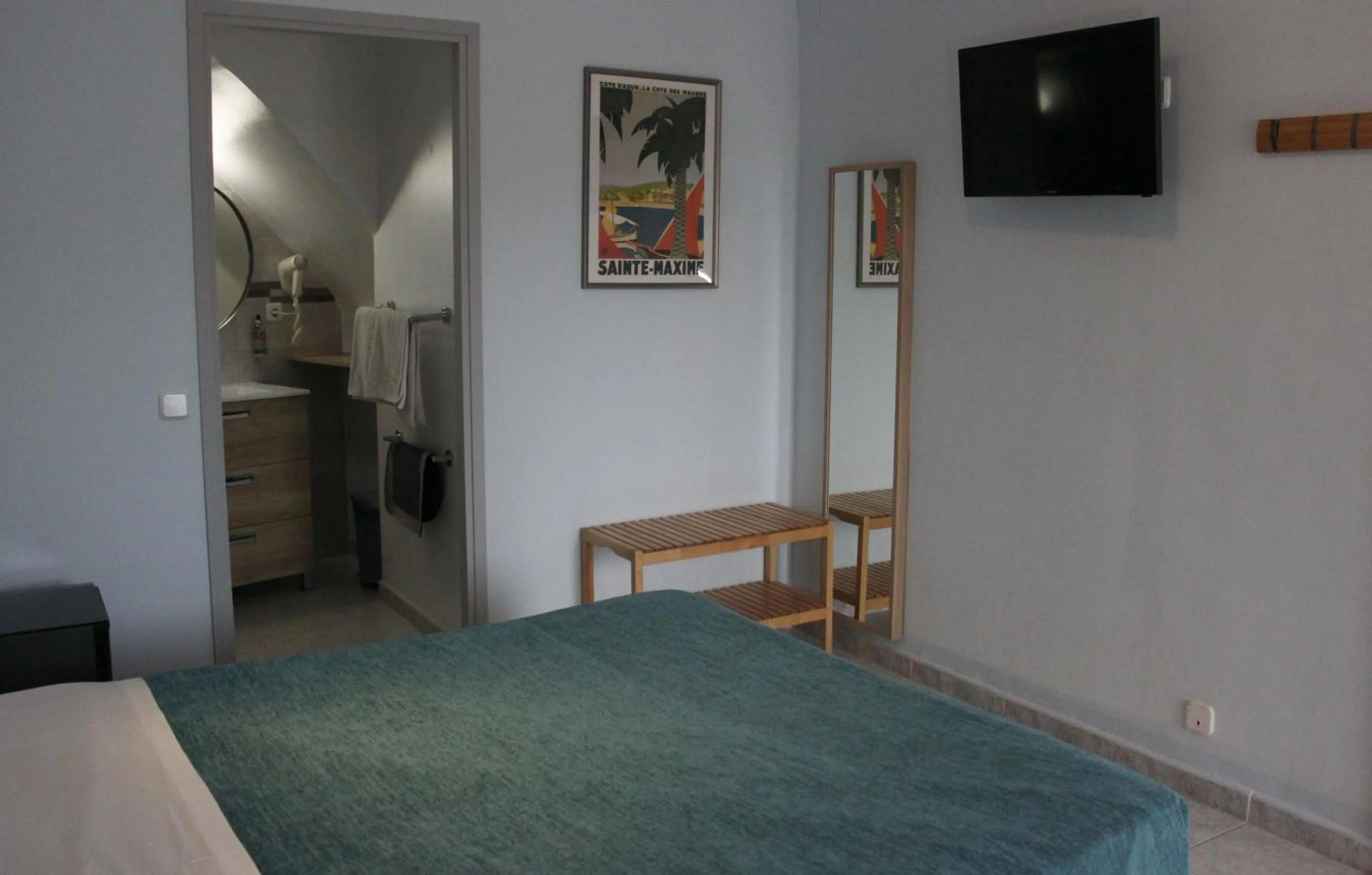 Bedroom, Bed in Hotel Alexandra Sitges