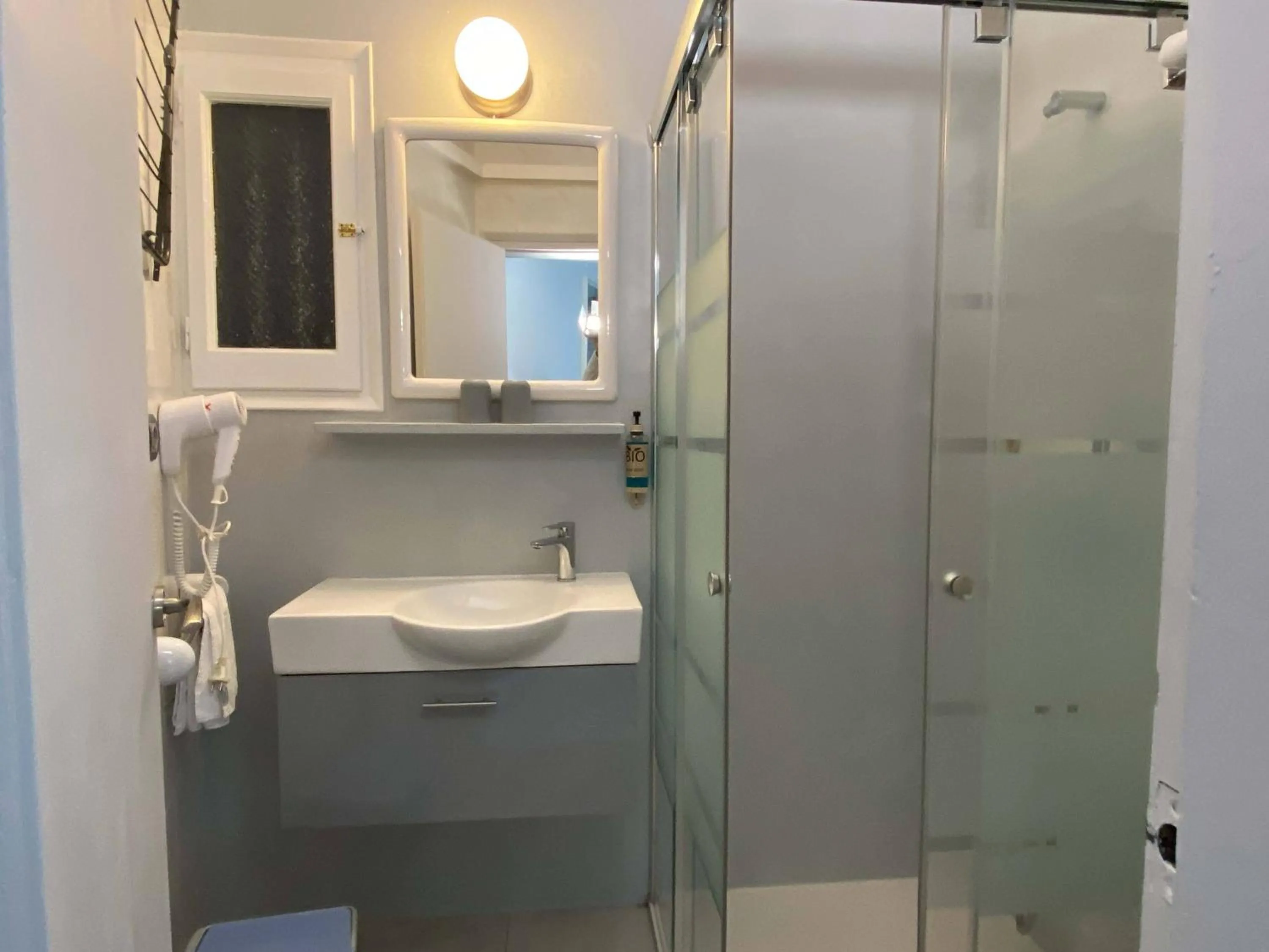 Shower in Hotel Alexandra Sitges