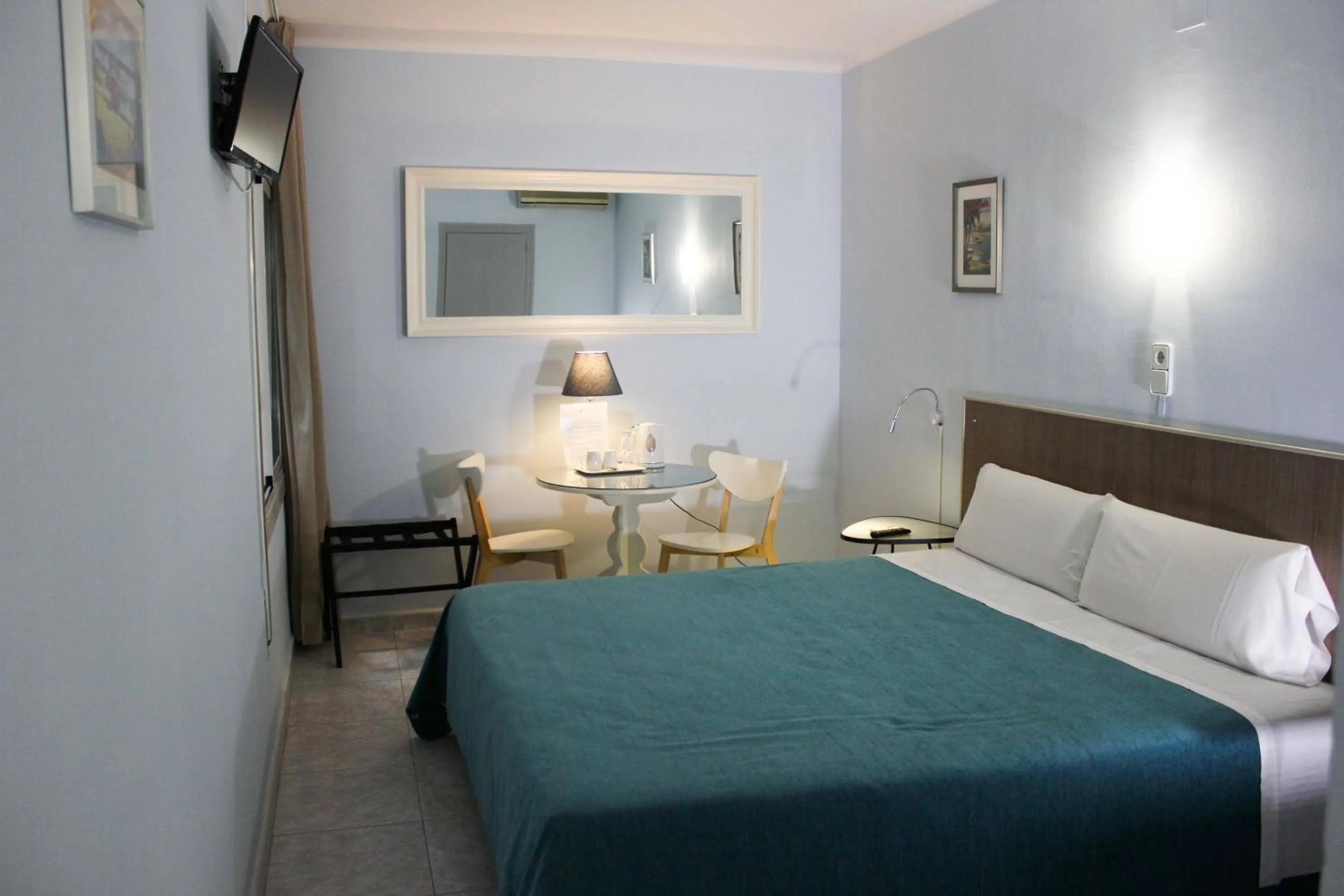 Photo of the whole room, Bed in Hotel Alexandra Sitges