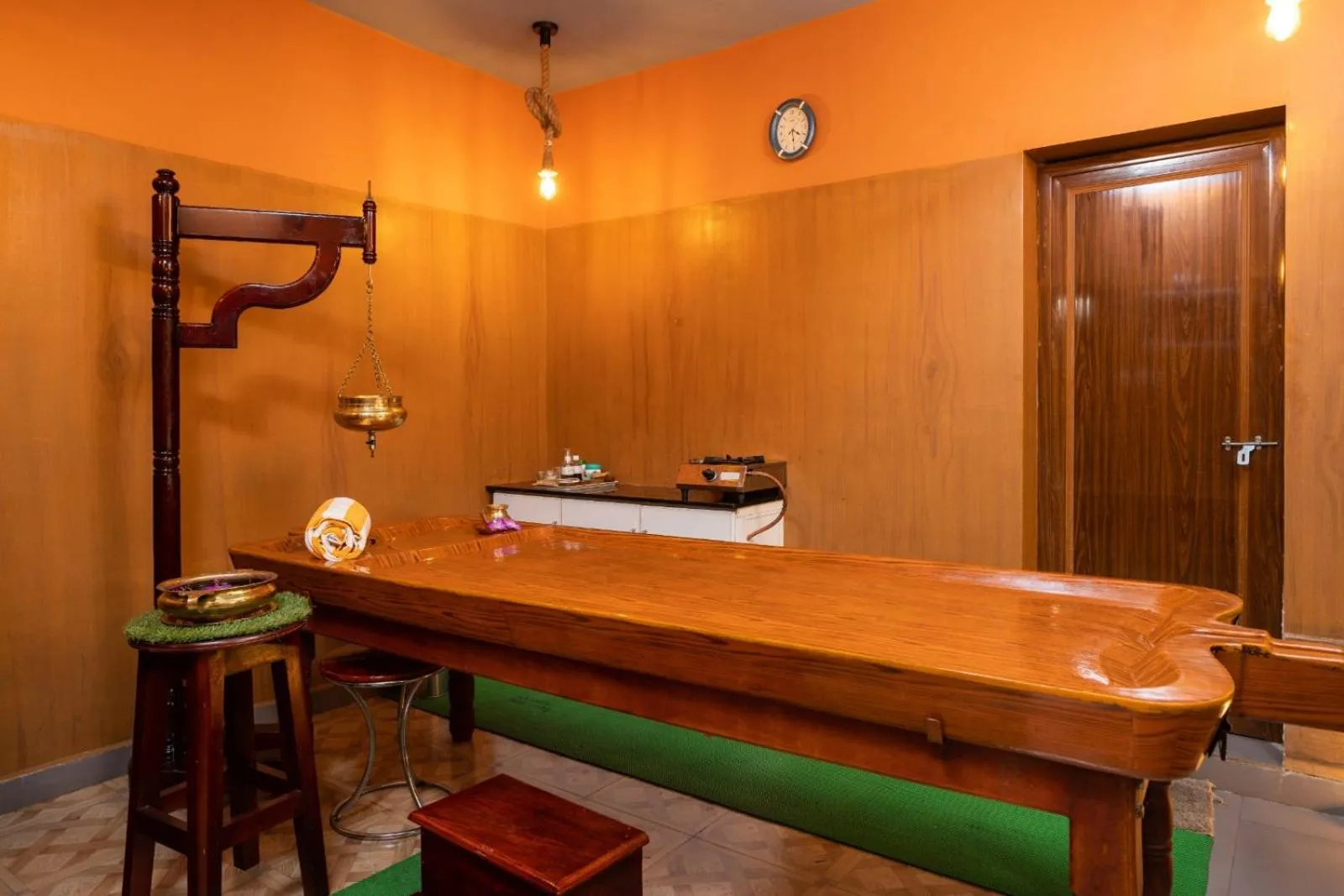 Massage in Star Emirates Luxury Resort and Spa, Munnar