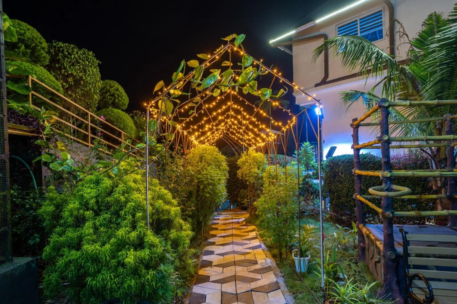 Night in Star Emirates Luxury Resort and Spa, Munnar